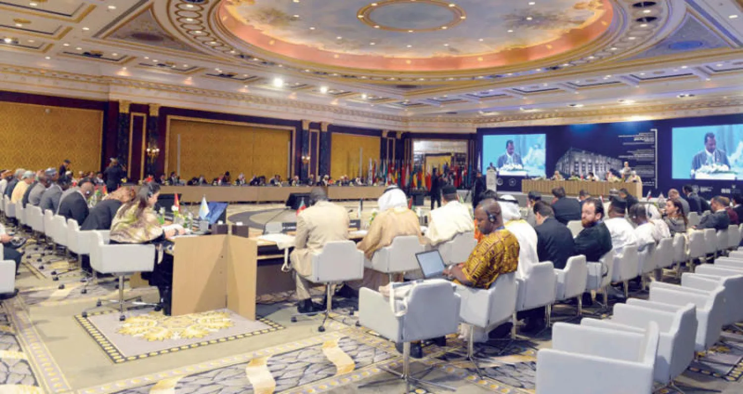 جانب من اجتماعات المؤتمر الإسلامي الاستثنائي لوزراء الثقافة في المنامة أمس («الشرق الأوسط»)