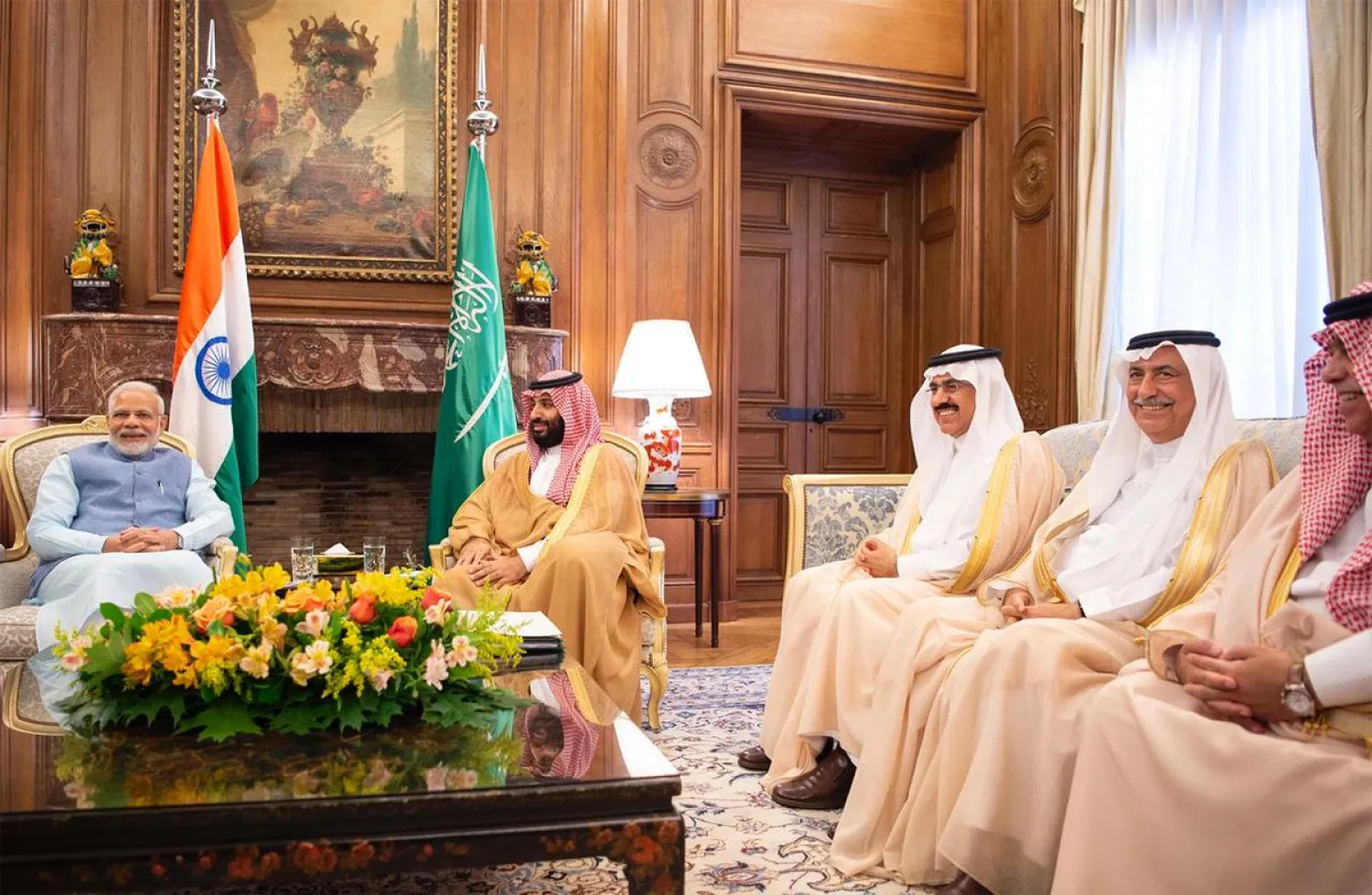 ولي العهد السعودي ورئيس وزراء الهند في لقاء على هامش قمة العشرين (واس)