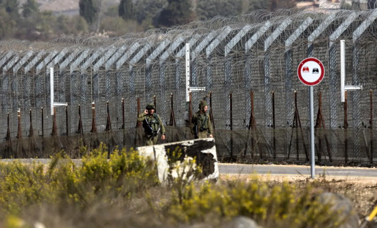 إسرائيل قصفت أهدافاً في سوريا لأول مرة منذ تسلم دمشق منظومة «إس 300» الدفاعية من روسيا (إ.ب.أ)