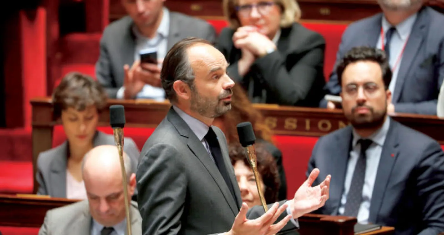 رئيس الوزراء الفرنسي إدوار فيليب يتحدث أمام النواب في باريس أمس (أ.ف.ب)