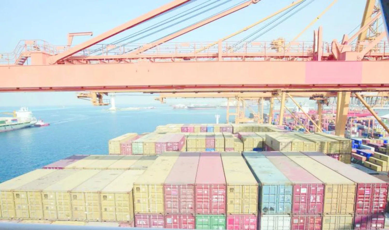 ارتفعت عمليات مناولة البضائع في الموانئ السعودية خلال شهر نوفمبر بشكل كبير («الشرق الأوسط»)