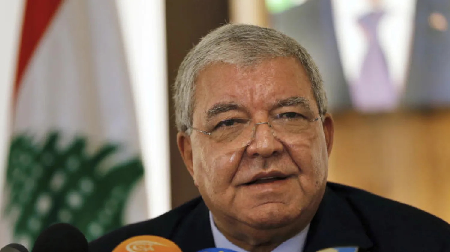 وزير الداخلية اللبناني نهاد المشنوق خلال مؤتمر صحافي في بيروت (أ.ب)
