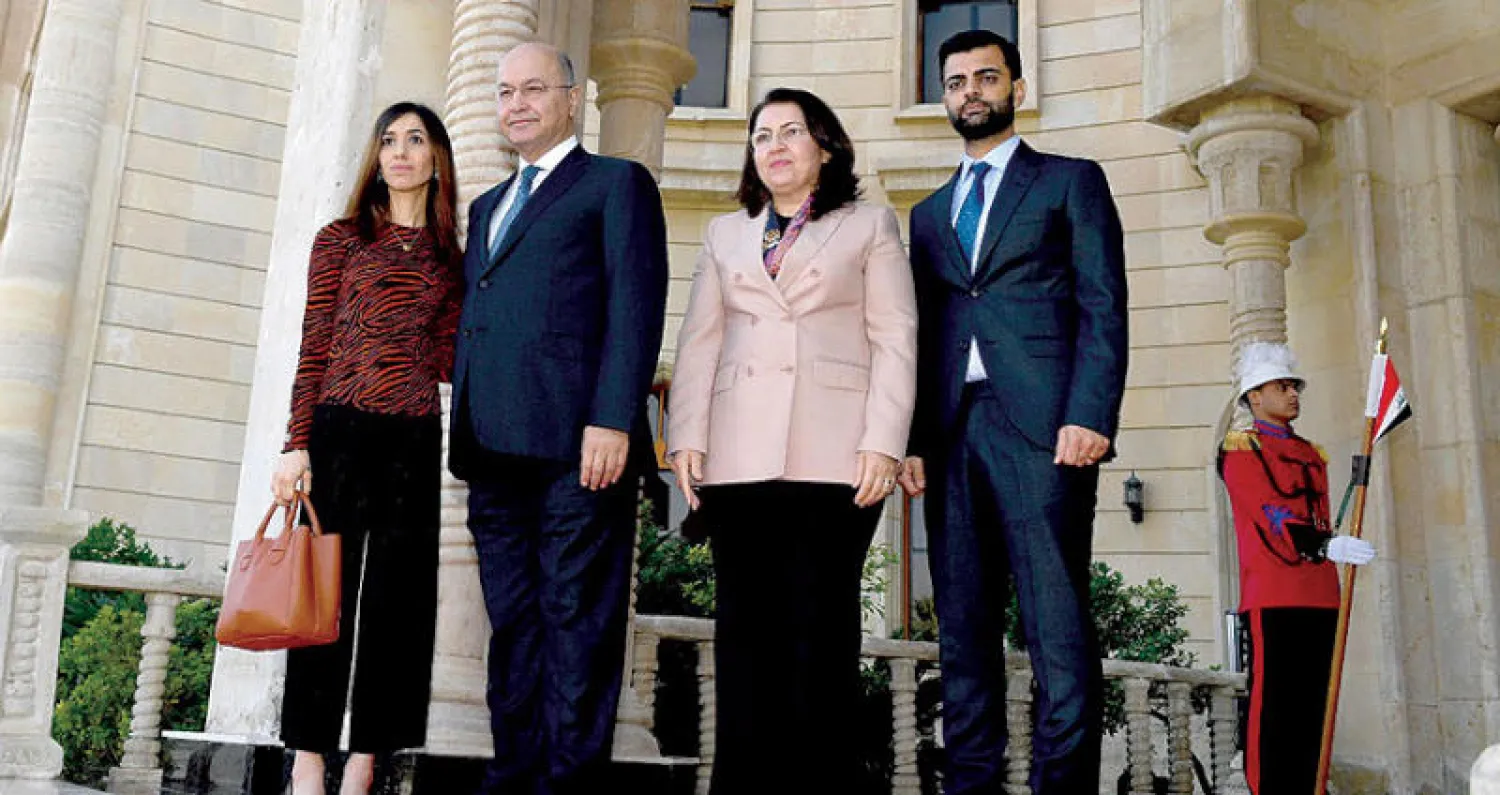 صورة وزّعتها الرئاسة العراقية للقاء الرئيس برهم صالح مع نادية مراد (يسار) أمس