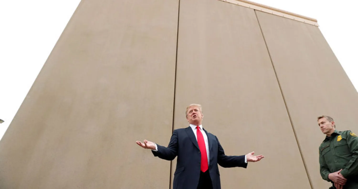 ترمب متمسك ببناء الجدار الحدودي رغم المعارضة الديمقراطية