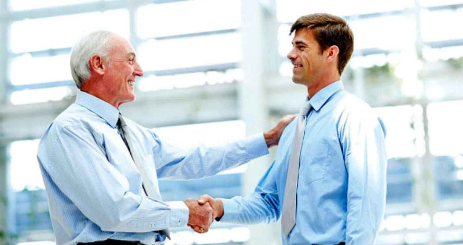 لماذا نحب المجاملات؟ وما فائدتها؟