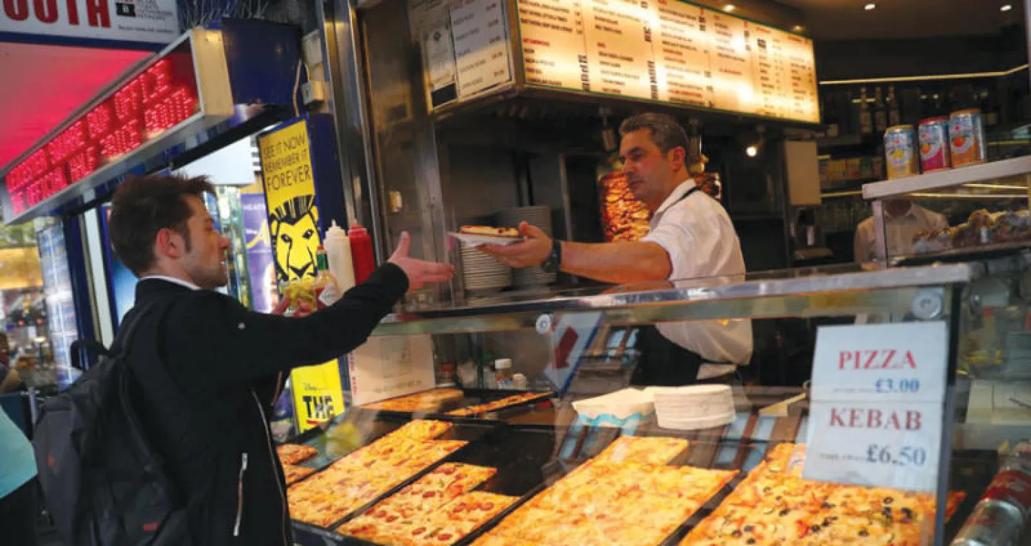 أظهرت بيانات اقتصادية أمس أن التضخم بمنطقة اليورو خلال الشهر الماضي أصبح عند المستوى المستهدف من البنك المركزي الأوروبي (رويترز)