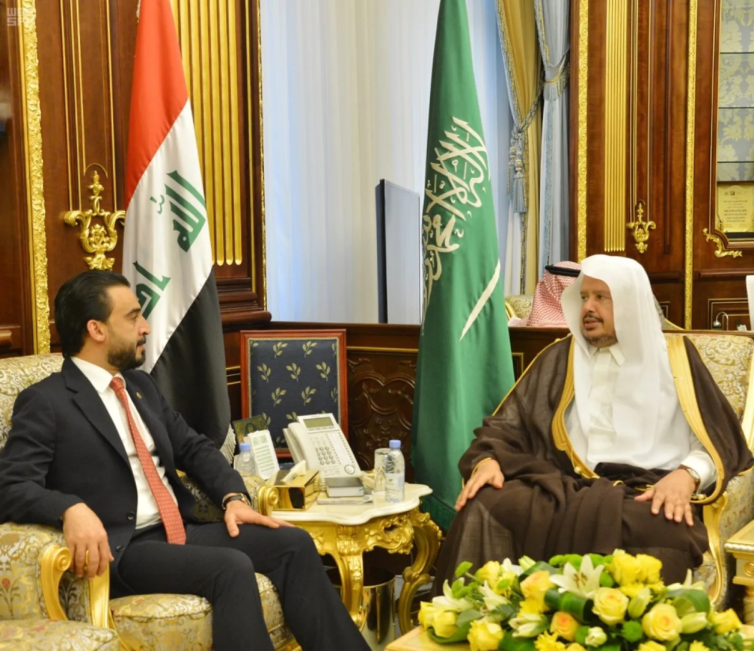 The Iraqi parliament speaker holds talks with the Saudi Shura Council speaker. (SPA)