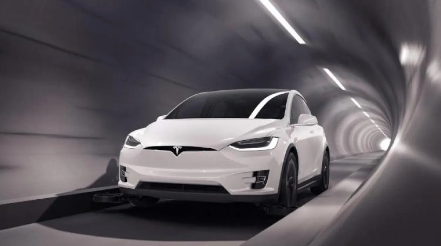 Elon Musk çılgın projesinin açılışını yaptı