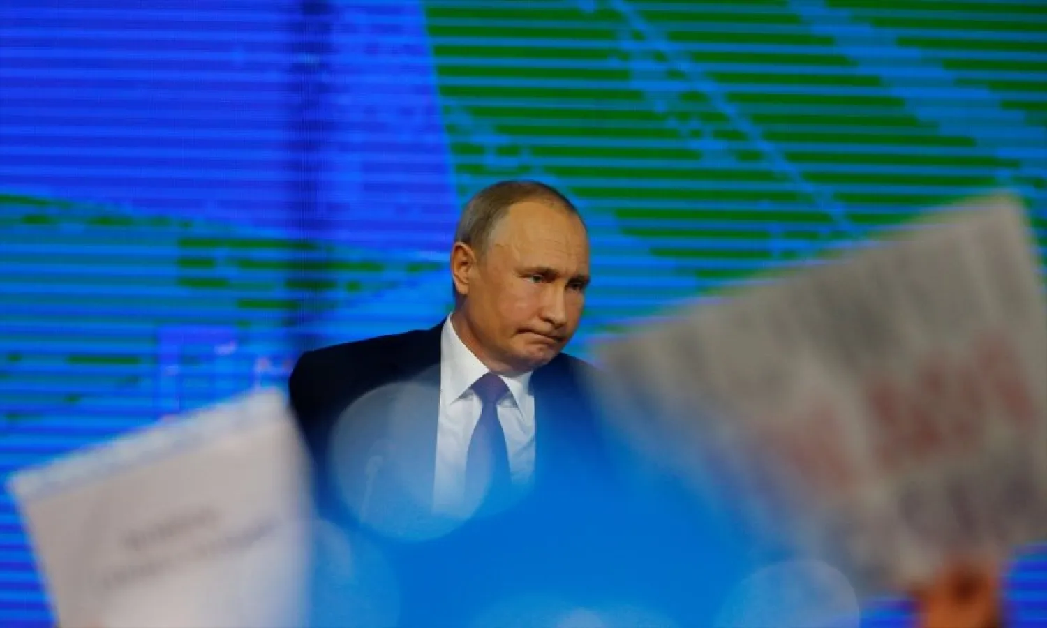 Putin, ABD'nin Suriye'den çekilmesine yönelik açıklamasının ne manaya geldiğini henüz anlayamadığını belirterek "Şu anda Suriye'den çekildiklerine dair herhangi bir emare görmedik. Yıllar önce Afganistan'dan da çekileceklerini söylemişlerdi ancak hala oradalar." ifadelerini kullandı. 