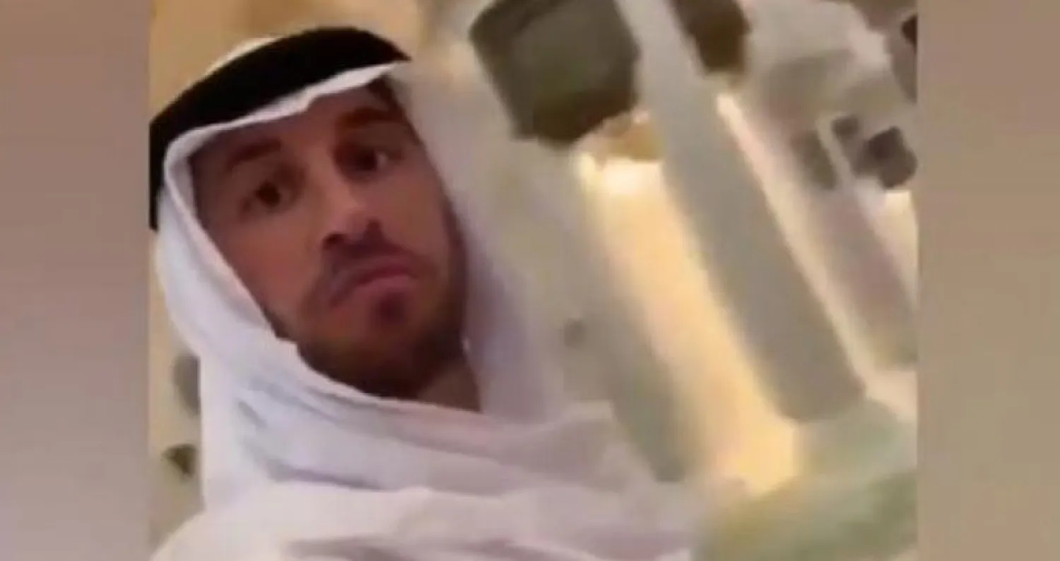 صورة من الفيديو الذي نشره راموس لزيارته إلى مسجد الشيخ زايد (يوتيوب)