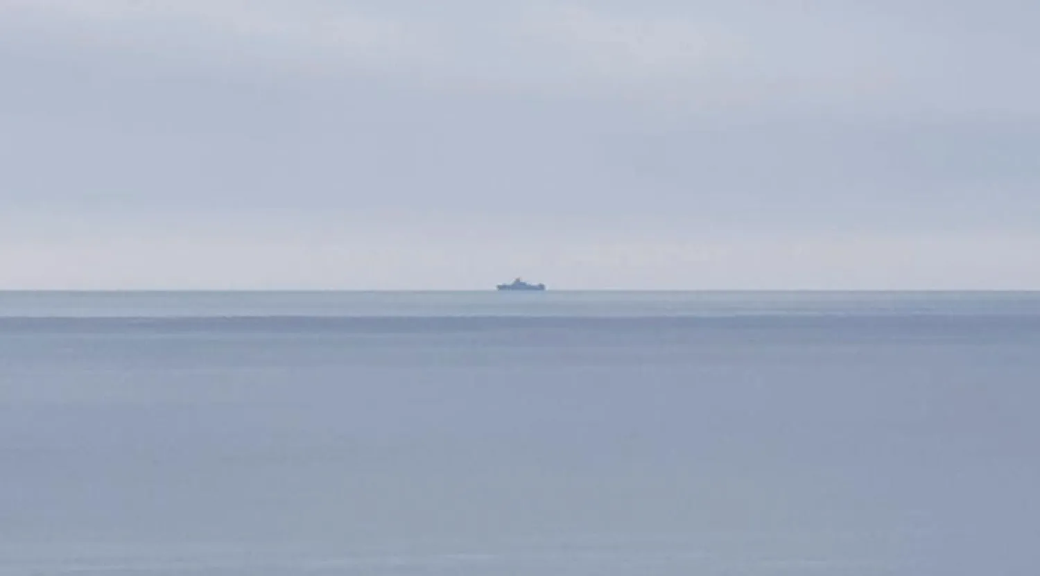 فرقاطة صواريخ روسية متحركة نحو بحر آزوف (أ.ب)