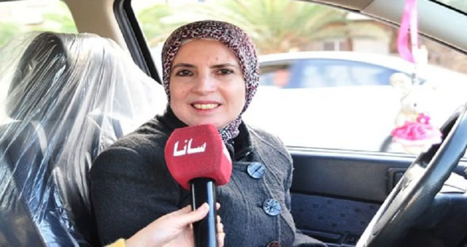 الحرب تدفع النساء إلى مهن جديدة... ودور «الأب» لأبنائهن