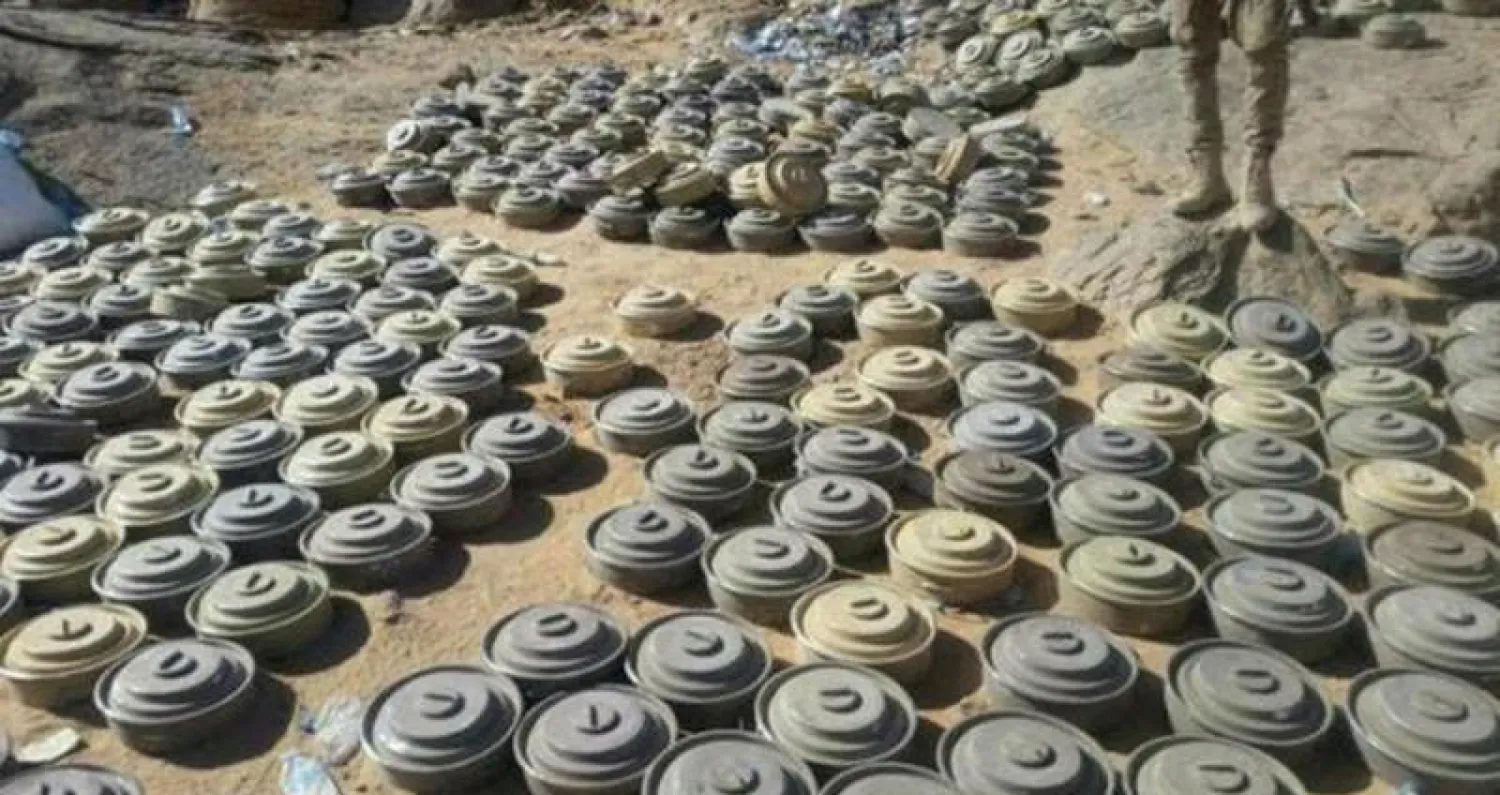 جانب من الألغام الحوثية التي انتزعها البرنامج السعودي لنزع الألغام في اليمن (مسام)