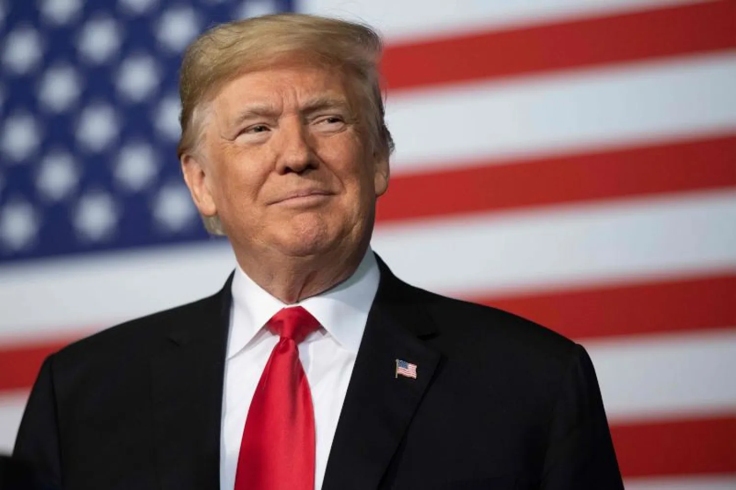 شخص سوري يتفقد المباني المدمرة في عربين (أ.ف.ب)
وزير الخارجية التركي مولود جاويش أوغلو (أ.ف.ب)
الرئيس التركي رجب طيب إردوغان (إ.ب.أ)
الرئيس الأميركي دونالد ترمب (أ.ف.ب)