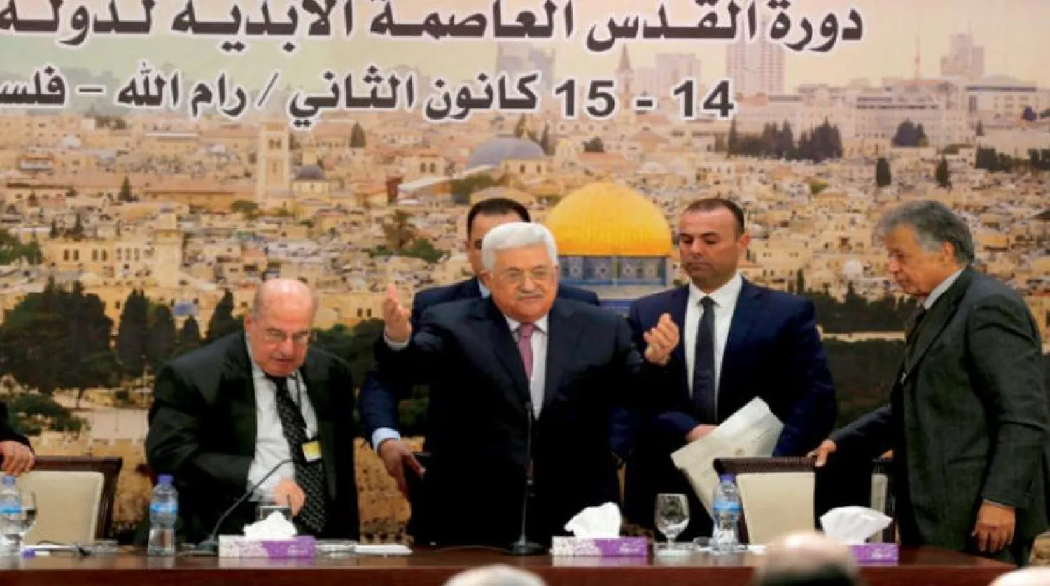 Abbas, Ramallah’taki Merkez Konseyi çalışmalarının açılışını yaparken (AFP)