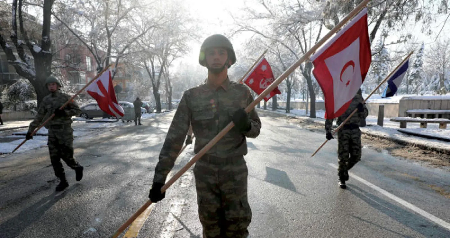 طلاب الأكاديمية العسكرية التركية أحيوا أمس ذكرى زيارة أتاتورك إلى أنقرة (أ.ف.ب)