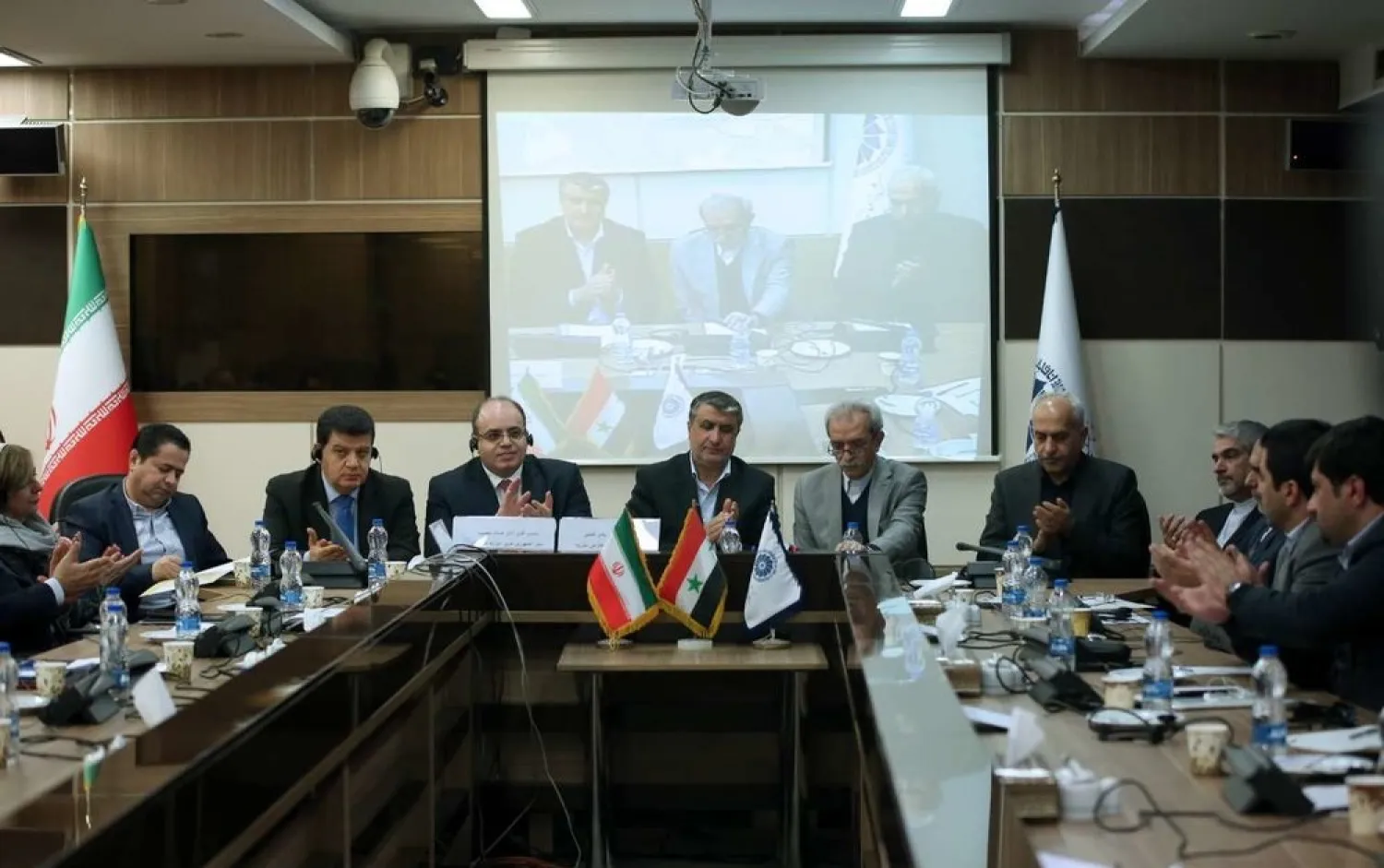 Iran and Syria sign an agreement in Tehran on Sunday to expand bilateral economic cooperation in the long term. (IRNA)