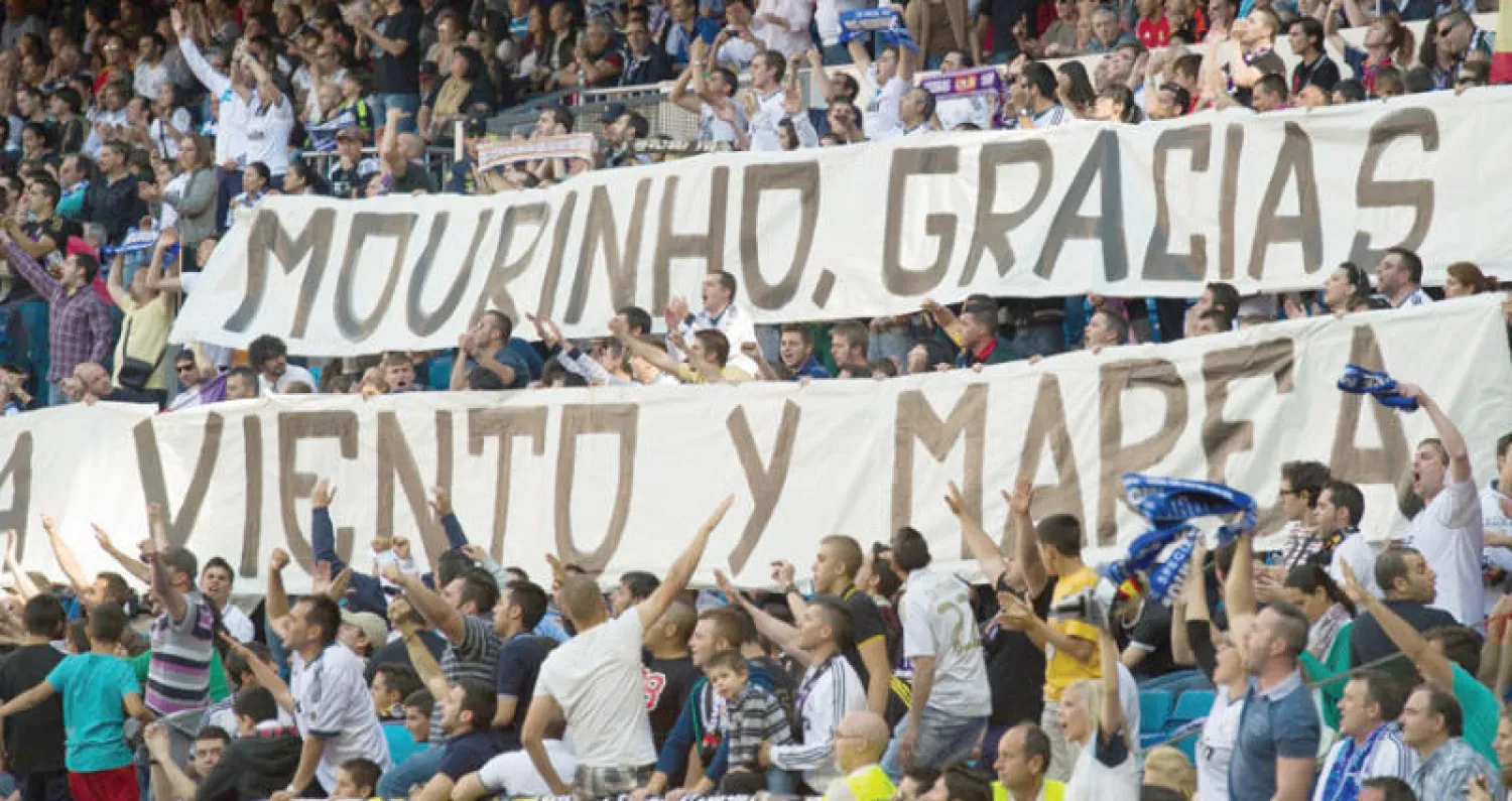 جماهير الريـال  رفعت شعارات شكر لمورينيو عقب مغادرة النادي بعد خلاف مع اللاعبين