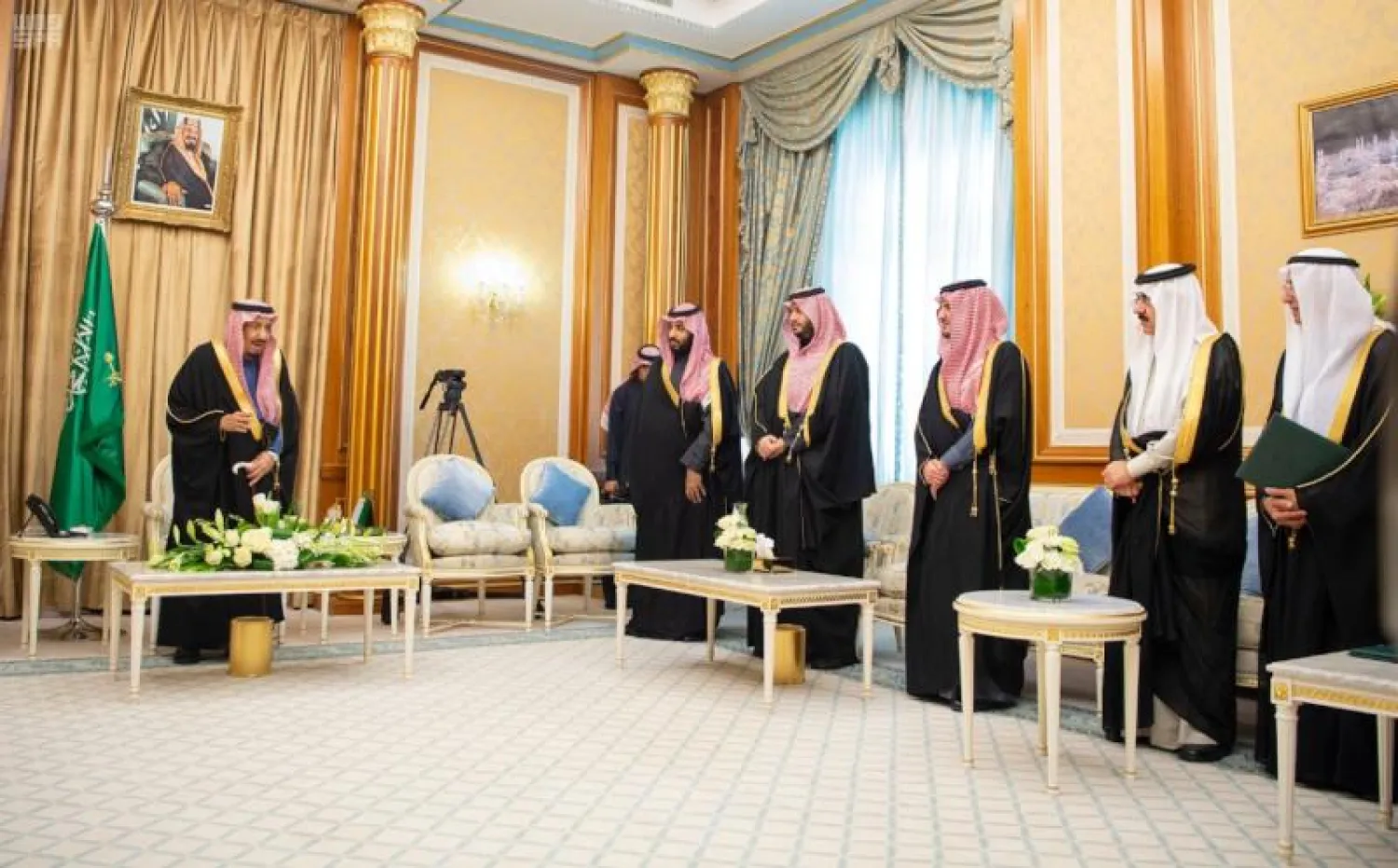 المعينون الجدد يستمعون لتوجيهات خادم الحرمين الشريفين الملك سلمان بن عبد العزيز (واس)