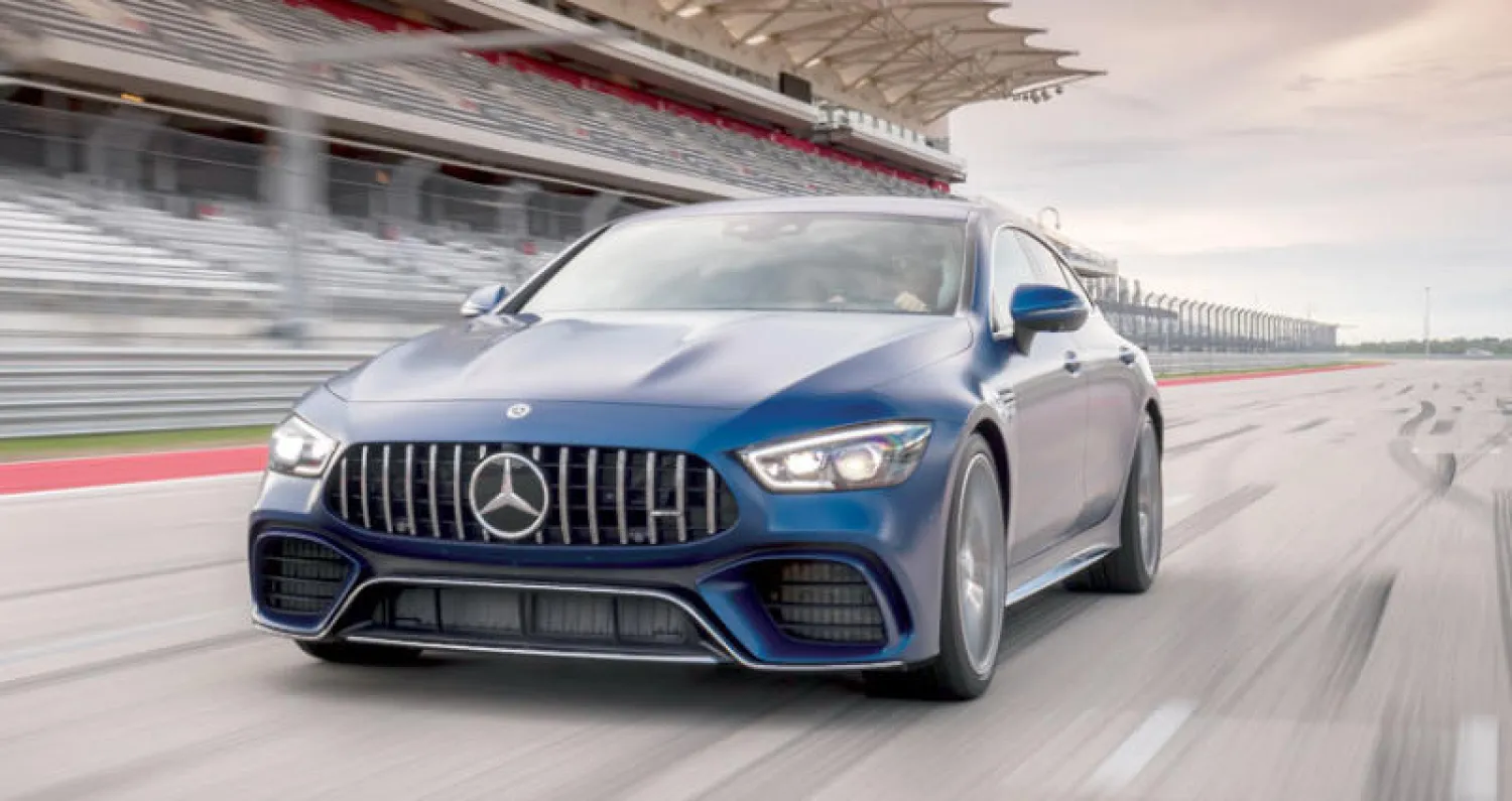 سيارة مرسيدس إيه إم جي - جي تي بأربعة أبواب