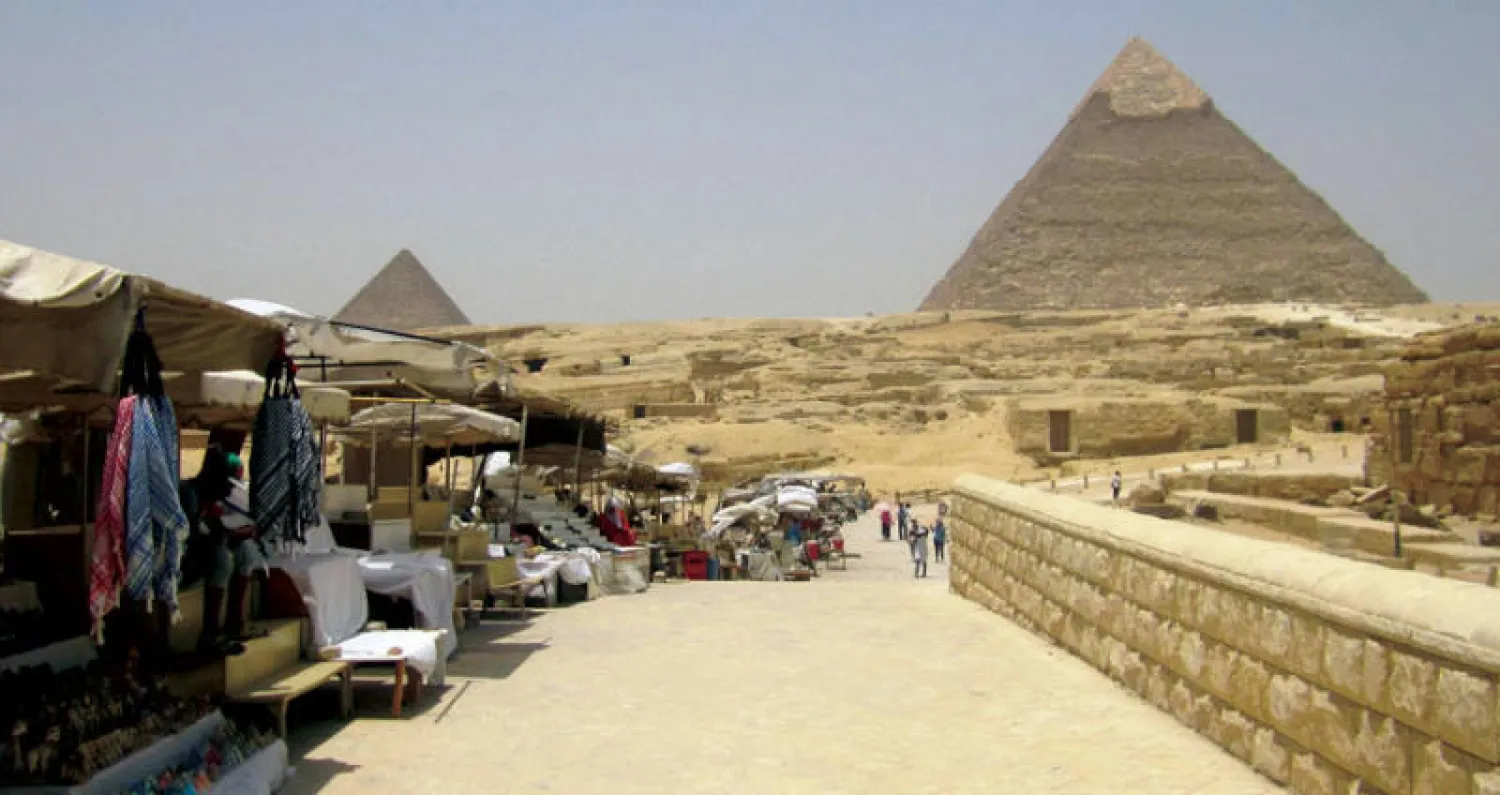 منطقة الأهرامات بالجيزة تأثرت قليلاً بتفجير المريوطية (تصوير: الشرق الأوسط)