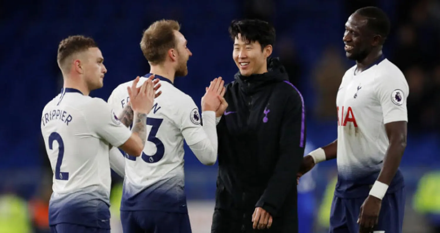 لاعبو توتنهام المنتشون بانتصاراتهم في الدوري على موعد مع المجهول في مواجهة  ترينمير روفرز (رويترز)