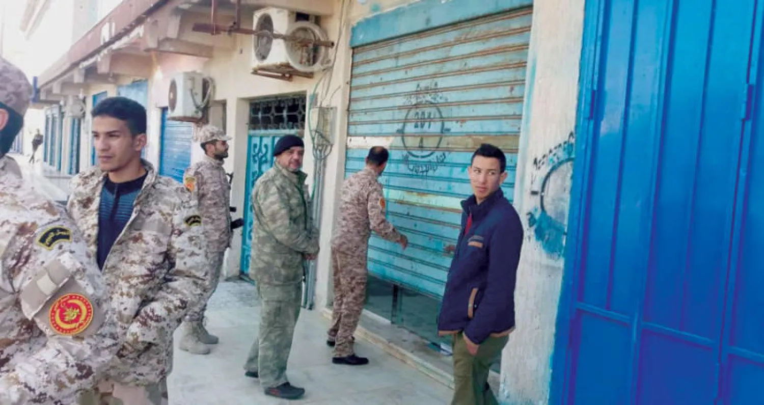 جانب من شعارات وأختام «داعش» على واجهات محل تجاري في سرت (قوة حماية سرت)