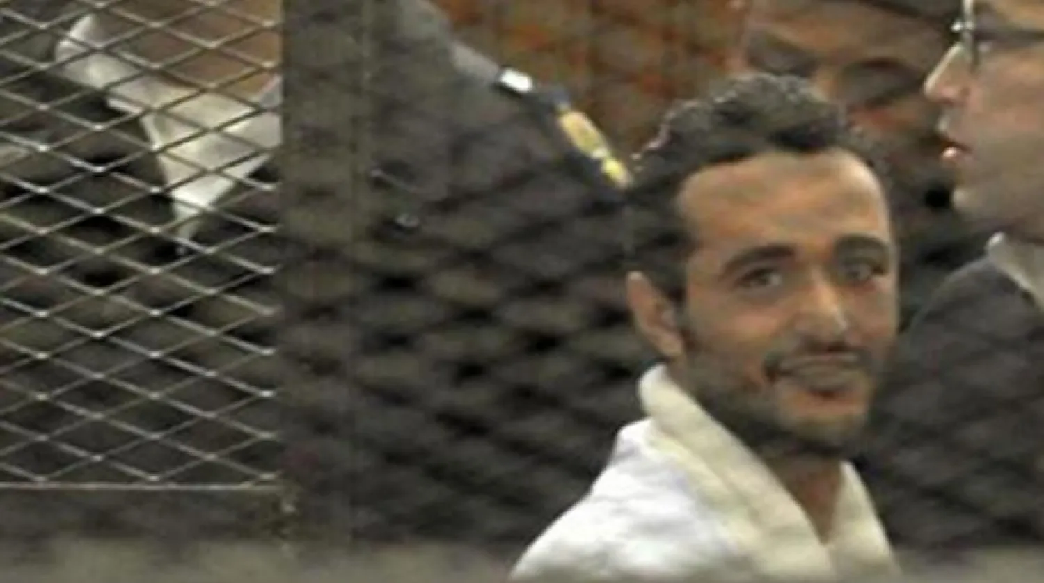 Aktivist Ahmed Duma bir önceki duruşmada hakim karşısında (Reuters)