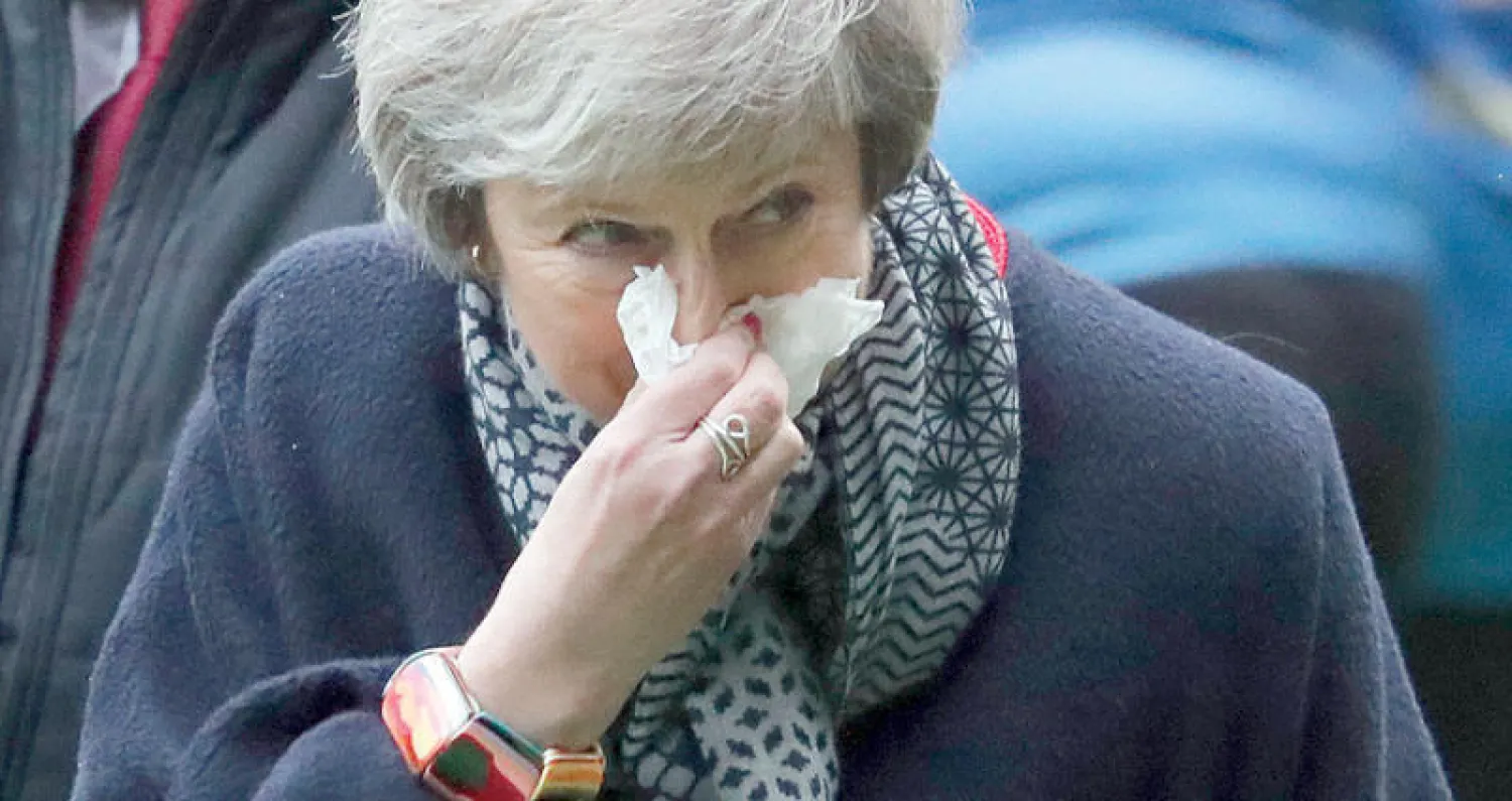 تيريزا ماي المحاصرة تنتظر معجزة برلمانية تنقذ خطة «بريكست» (أ.ف.ب)