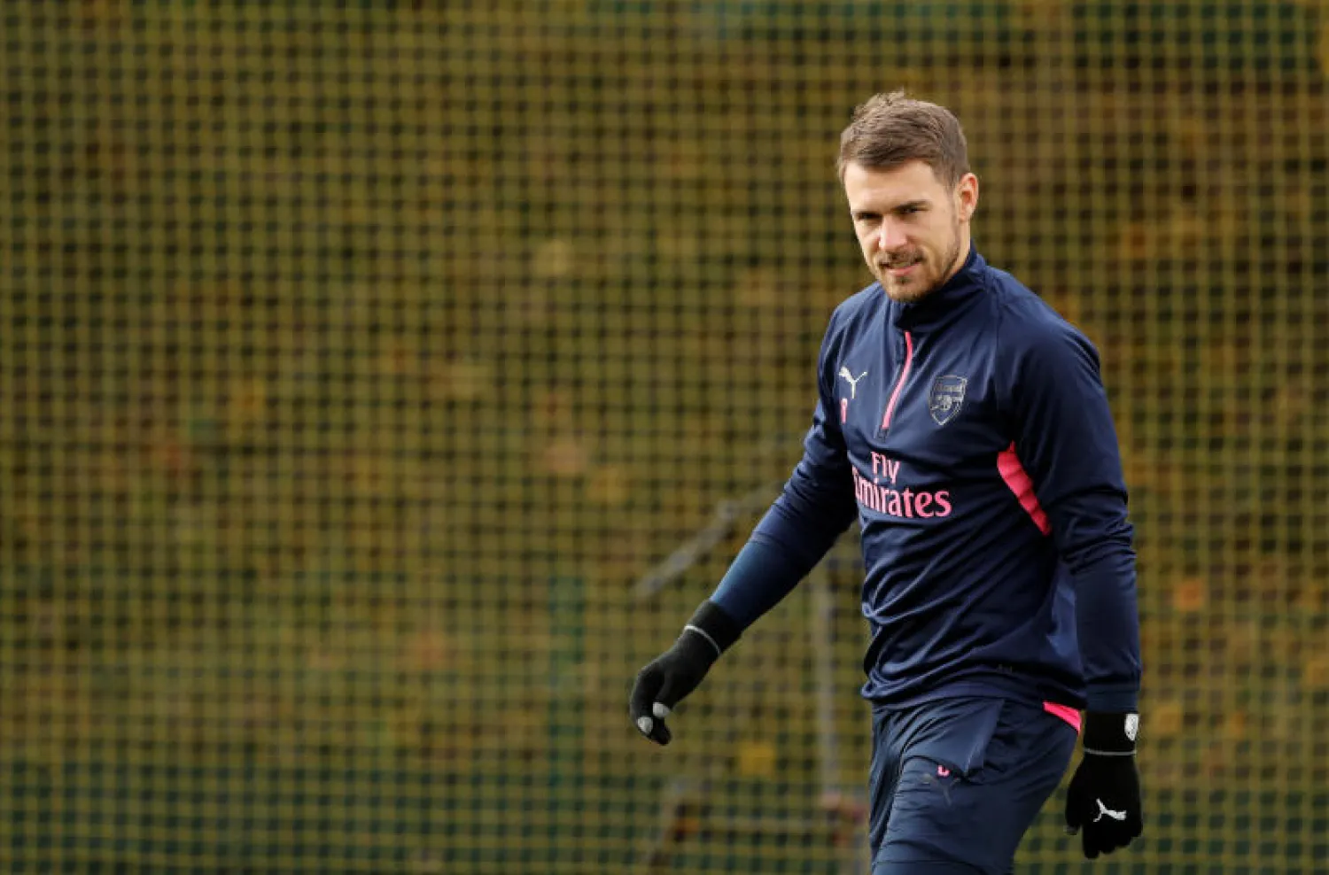 آرون رامسي لاعب وسط آرسنال (رويترز)