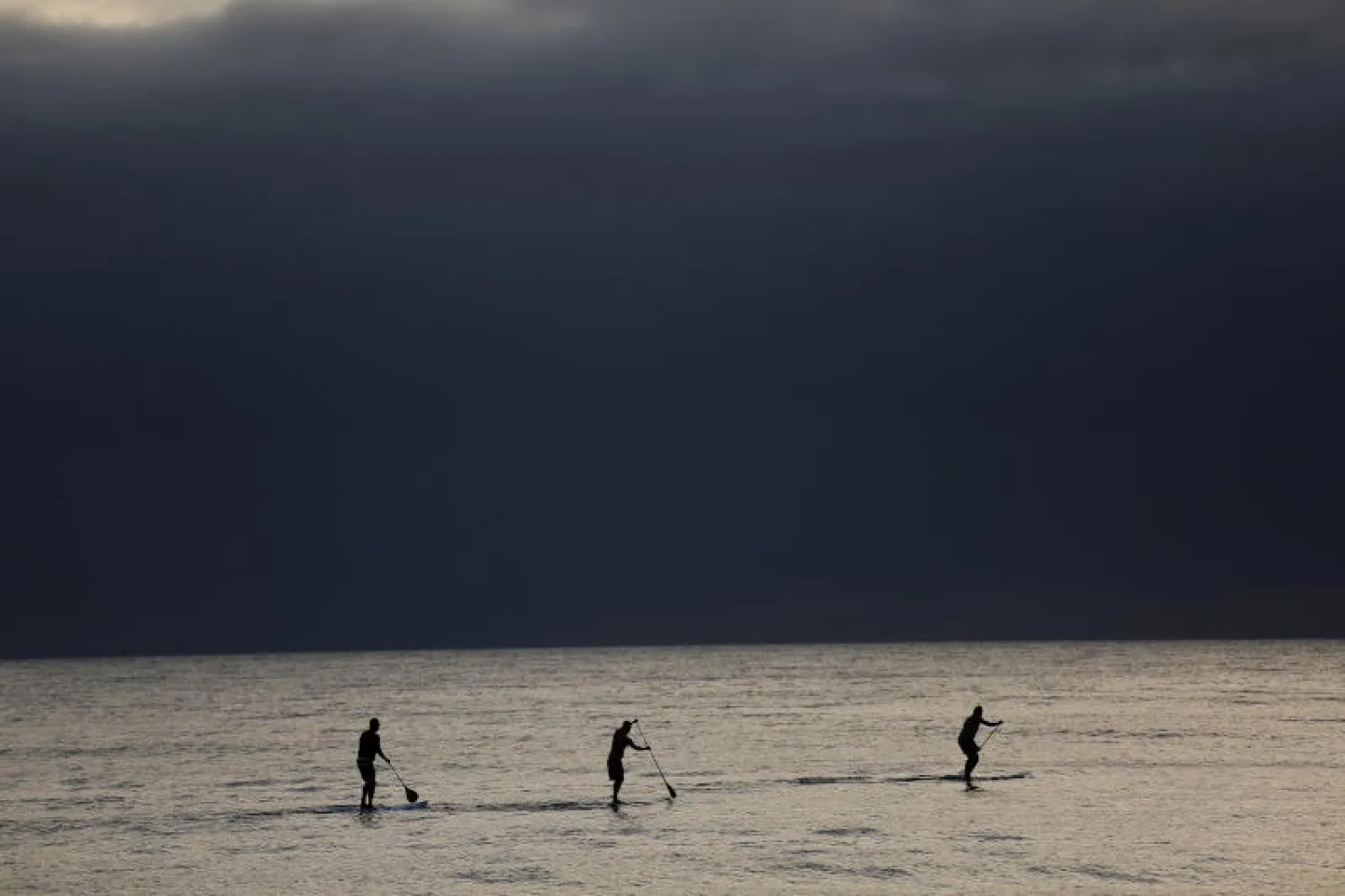 الغازات الناجمة عن الأنشطة البشرية تؤدي إلى ارتفاع درجة حرارة الغلاف الجوي حيث تمتص المحيطات الجزء الأكبر من هذه الحرارة (إ.ب.أ)