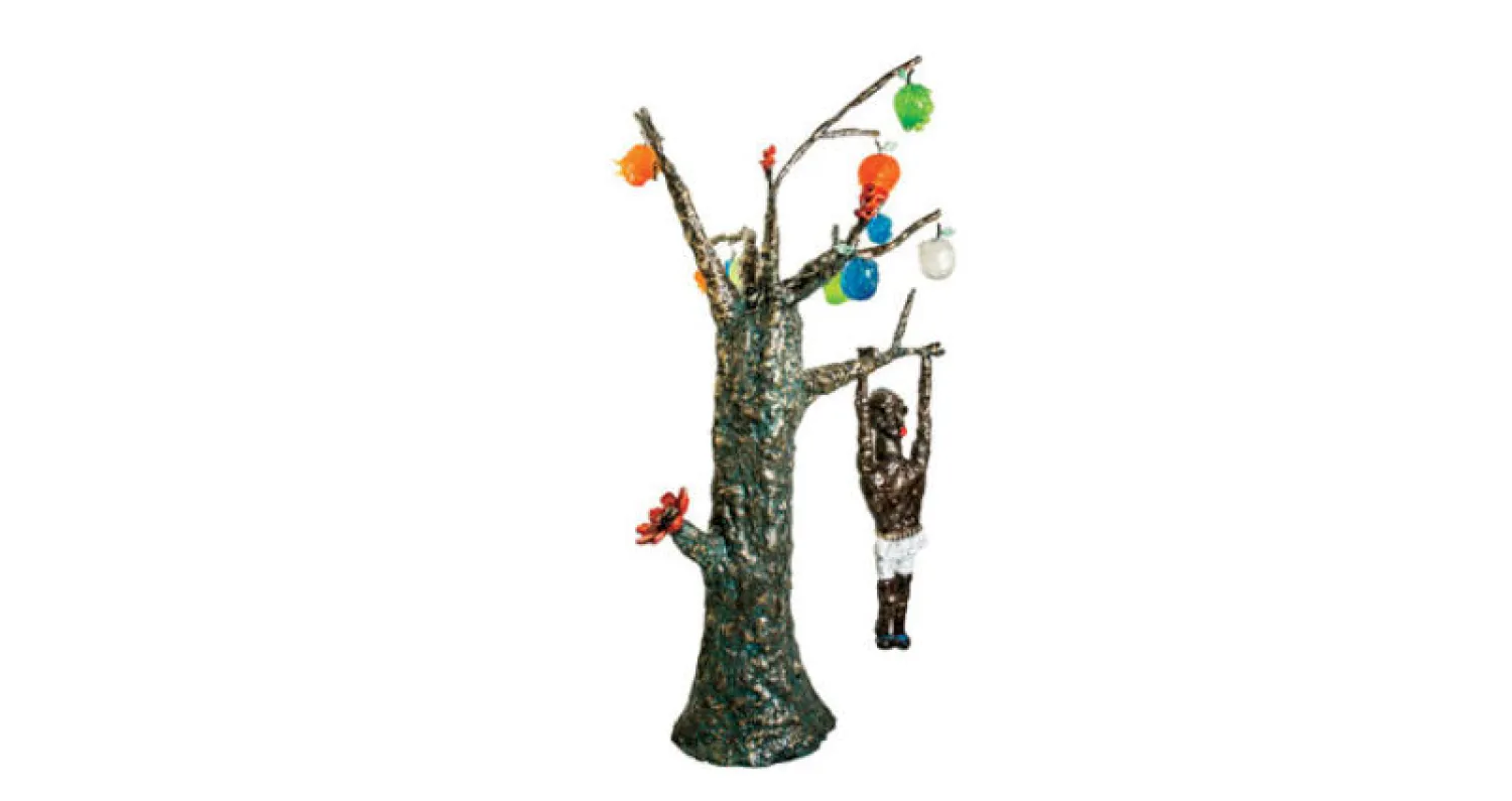 تمثال يعكس مدى أهمية الأشجار للأطفال