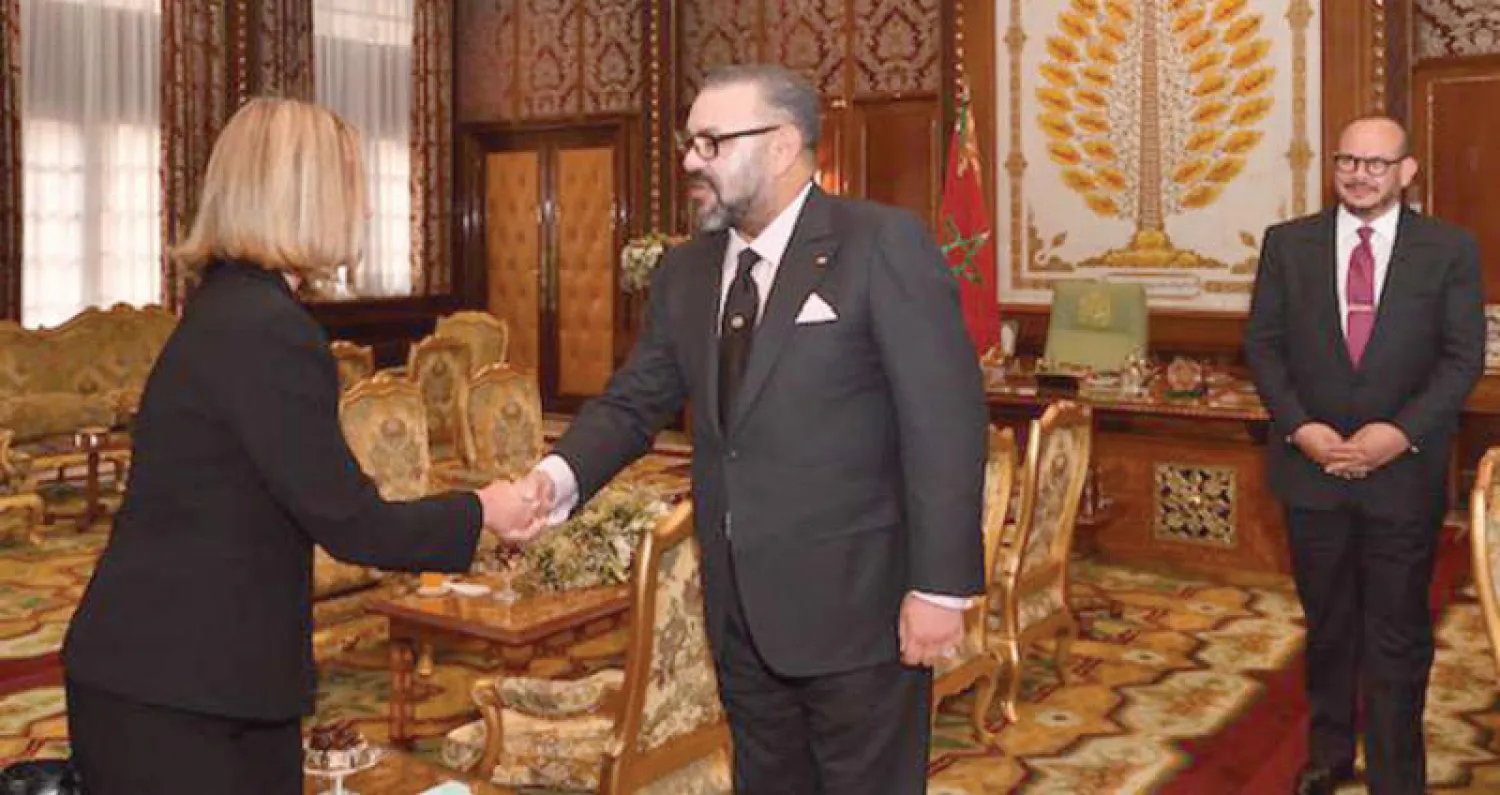 الملك محمد السادس لدى استقباله موغيريني أمس بالرباط (ماب)