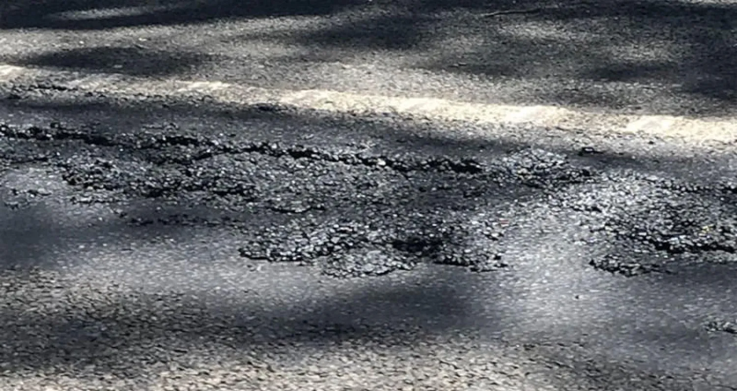 انصهار الإسفلت في أستراليا مع استمرار موجة الحر