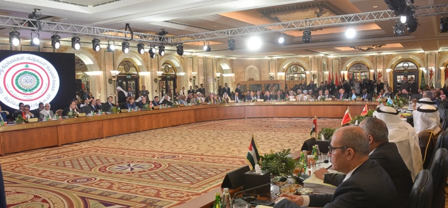 One of the meetings of the Arab Economic and Social Development Summit in Beirut. (NNA)