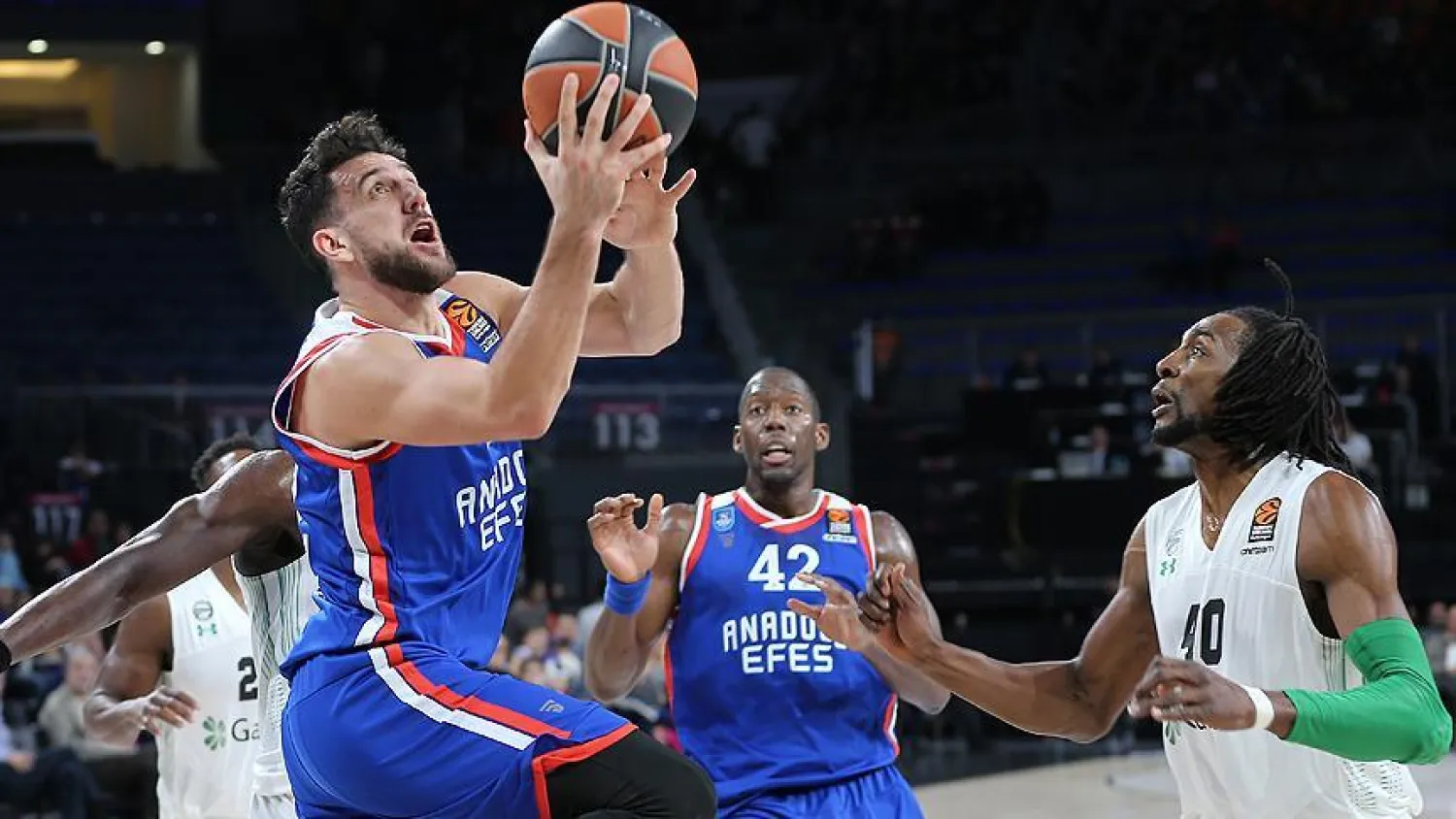 THY Avrupa Ligi'nde Anadolu Efes üst üste 4. kez galip