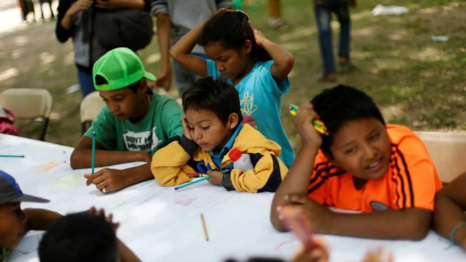 سيزداد الاحتياج للمعلمين بحلول عام 2020 بعدد يزيد على 1300 معلم (رويترز)