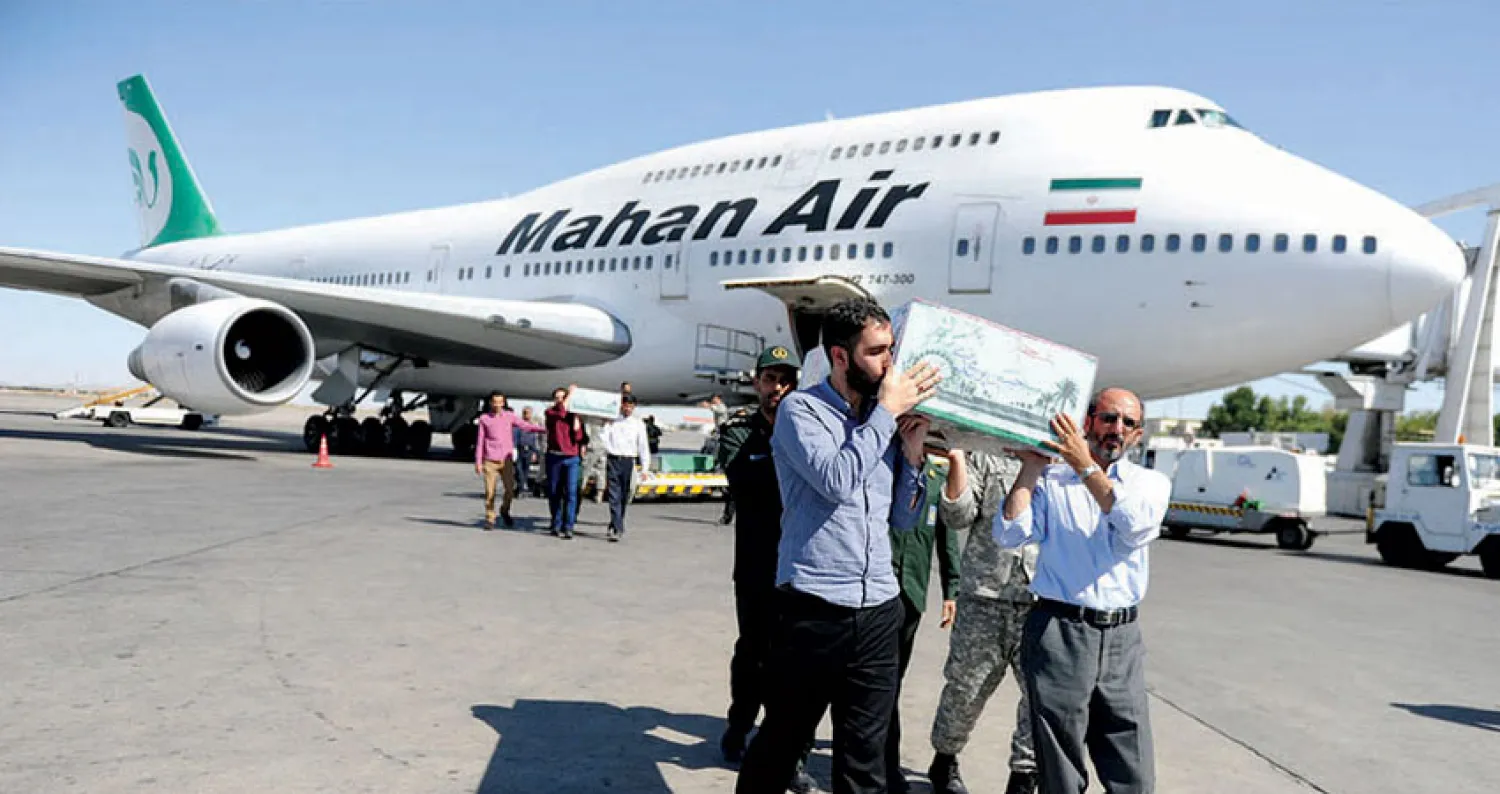 طائرة تابعة لخطوط «ماهان إير» الإيرانية لحظة وصولها من سوريا وعلى متنها جثث قتلى من «الحرس الثوري» في يوليو 2017 (قدس أونلاين)