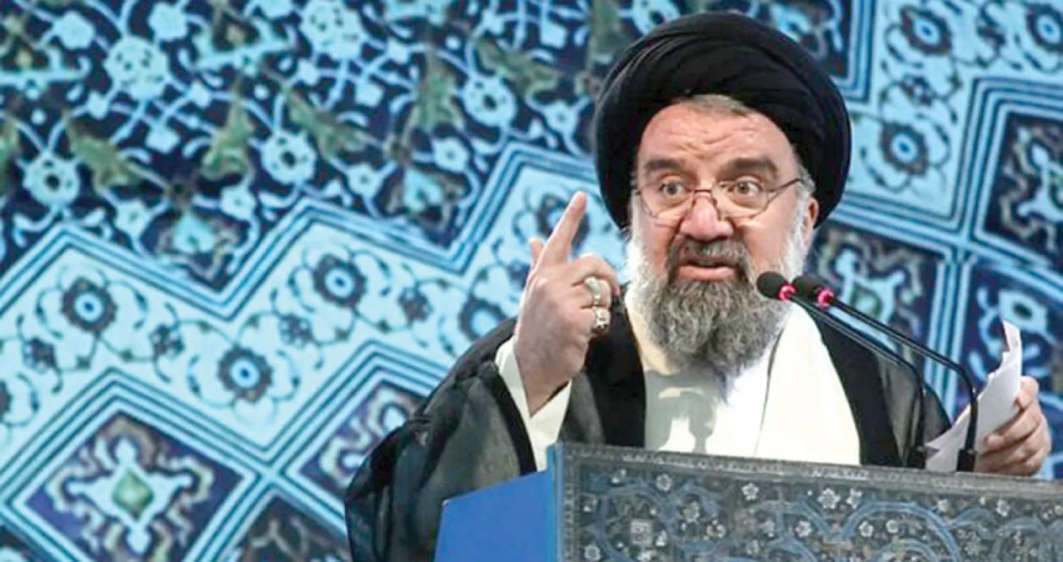 عضو مجلس خبراء القيادة أحمد خاتمي خلال خطبة الجمعة في طهران الشهر الماضي (مهر)