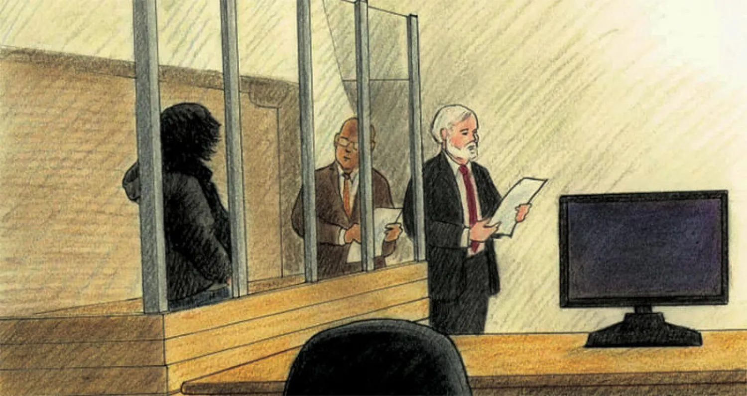 رسم من داخل المحكمة لاستجواب اللاجئ القاصر السورى بدون كشف وجهه بسبب صغر سنه (صورة تلفزيون «سي بي سي»)