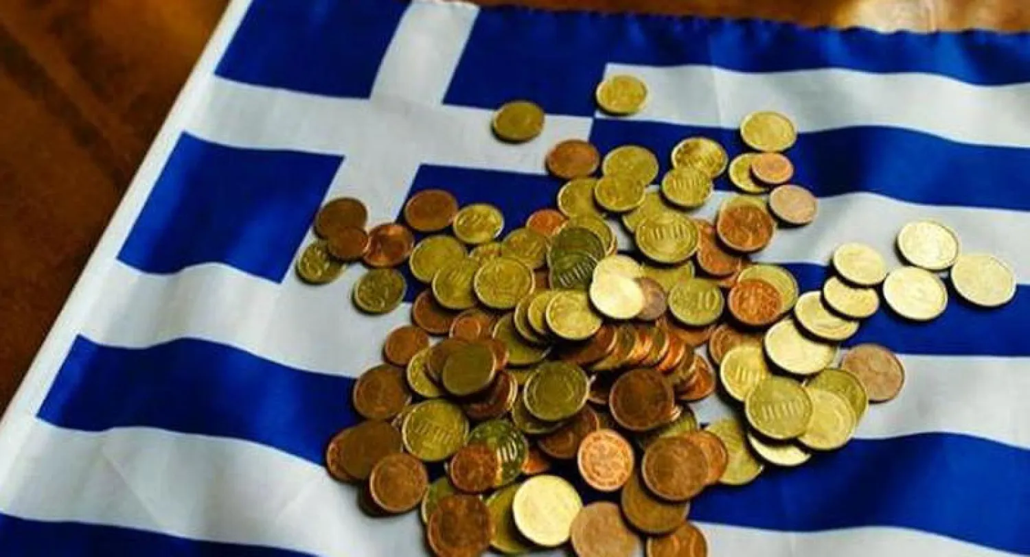 اليونان ترفع الأجور  وتطرح أول سنداتها الدولية بعد الأزمة