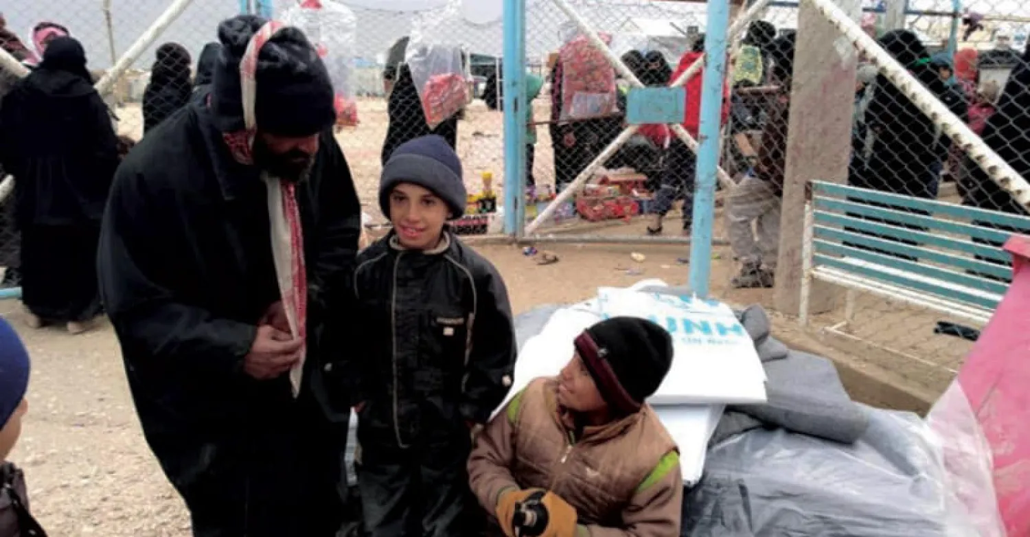 نازحون من معارك «داعش» في مخيم الهول شرق سوريا الشهر الماضي (مفوضية شؤون اللاجئين)