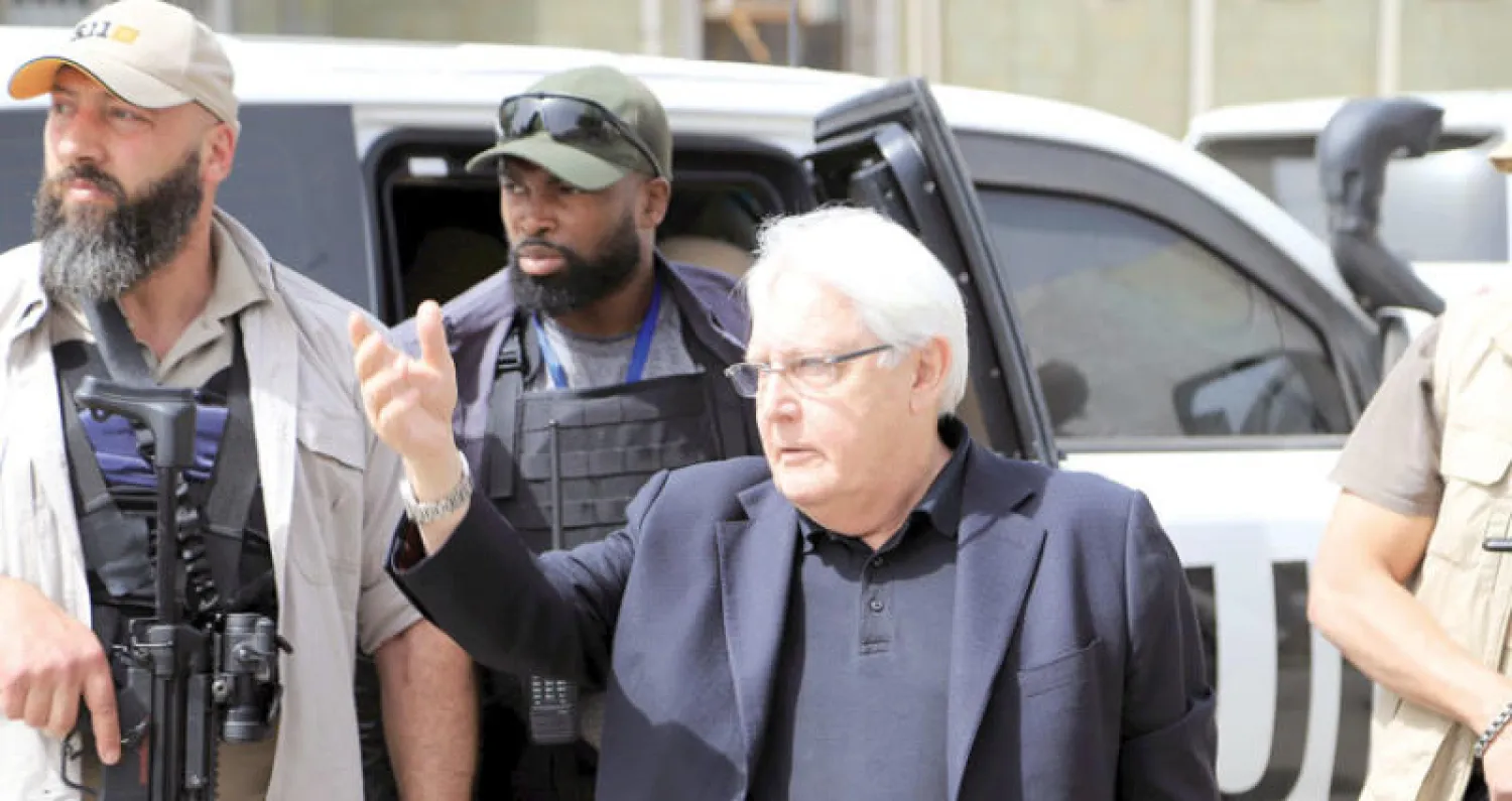 المبعوث الأممي لدى زيارته الأخيرة إلى اليمن (رويترز)