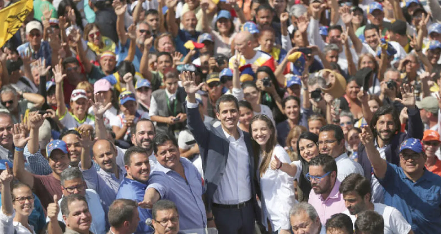 زعيم المعارضة خوان غوايدو يقود احتجاجات السبت ضد مادورو (أ.ب)