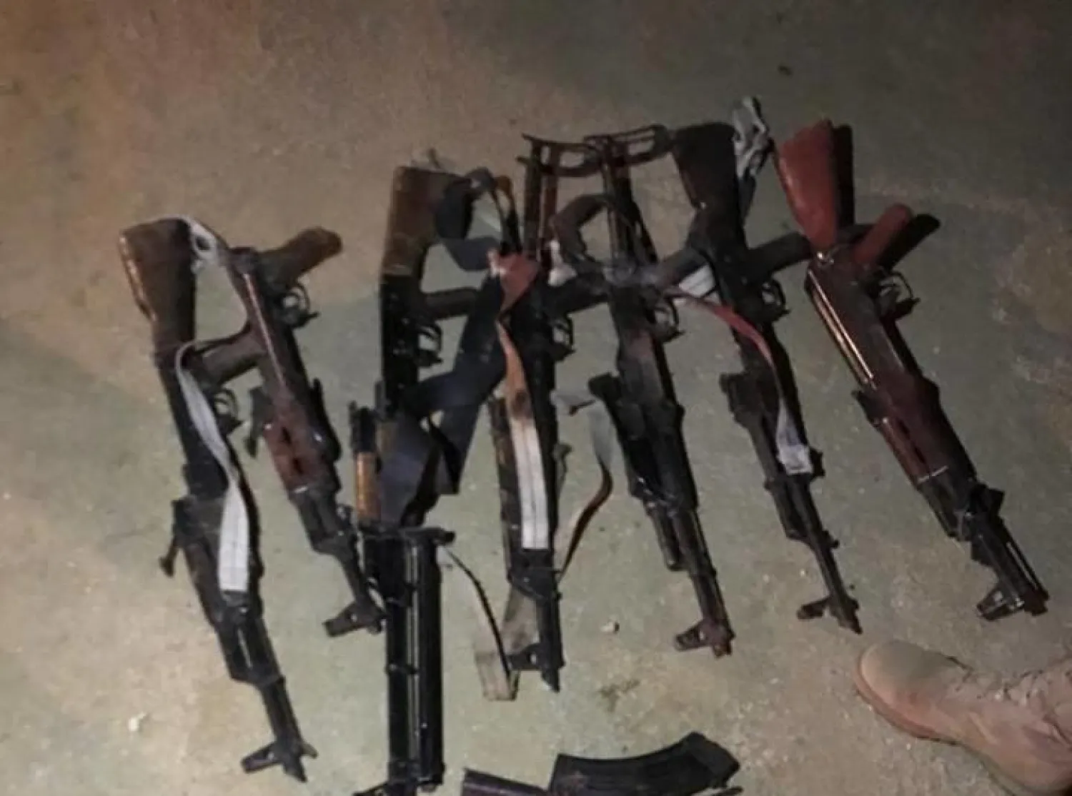 جانب من مضبوطات الخلية الإرهابية (المتحدث العسكري المصري)