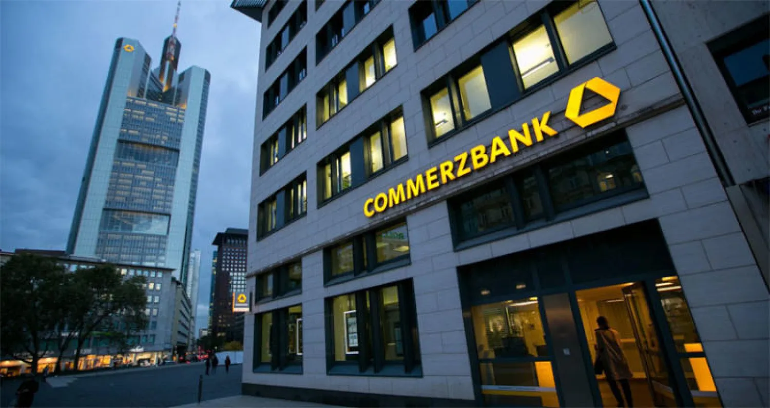 مصير {كومرس بنك} يعتمد على قرار سياسي