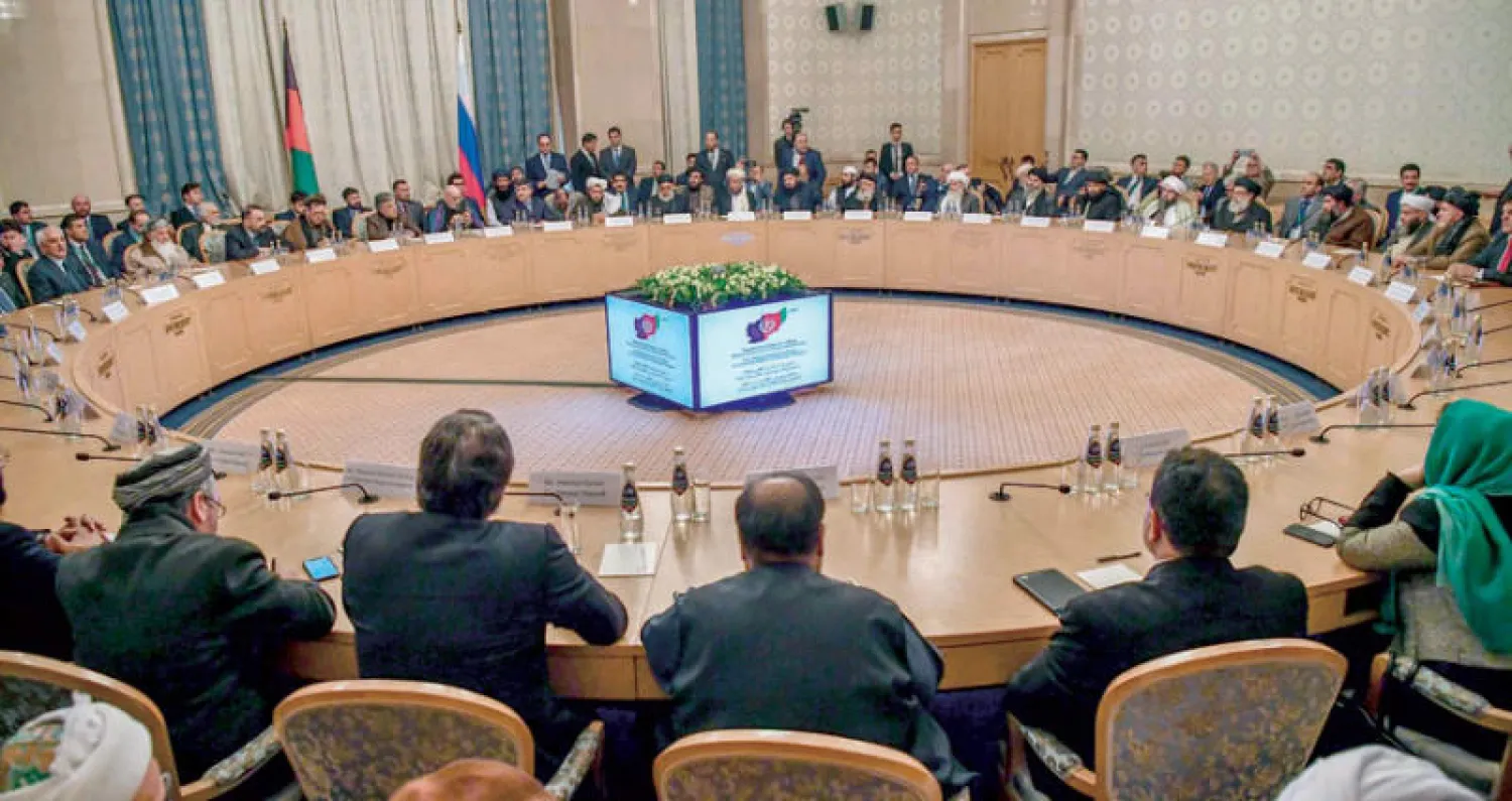 مشاركون في مؤتمر الحوار الأفغاني في موسكو أمس (أ.ف.ب)