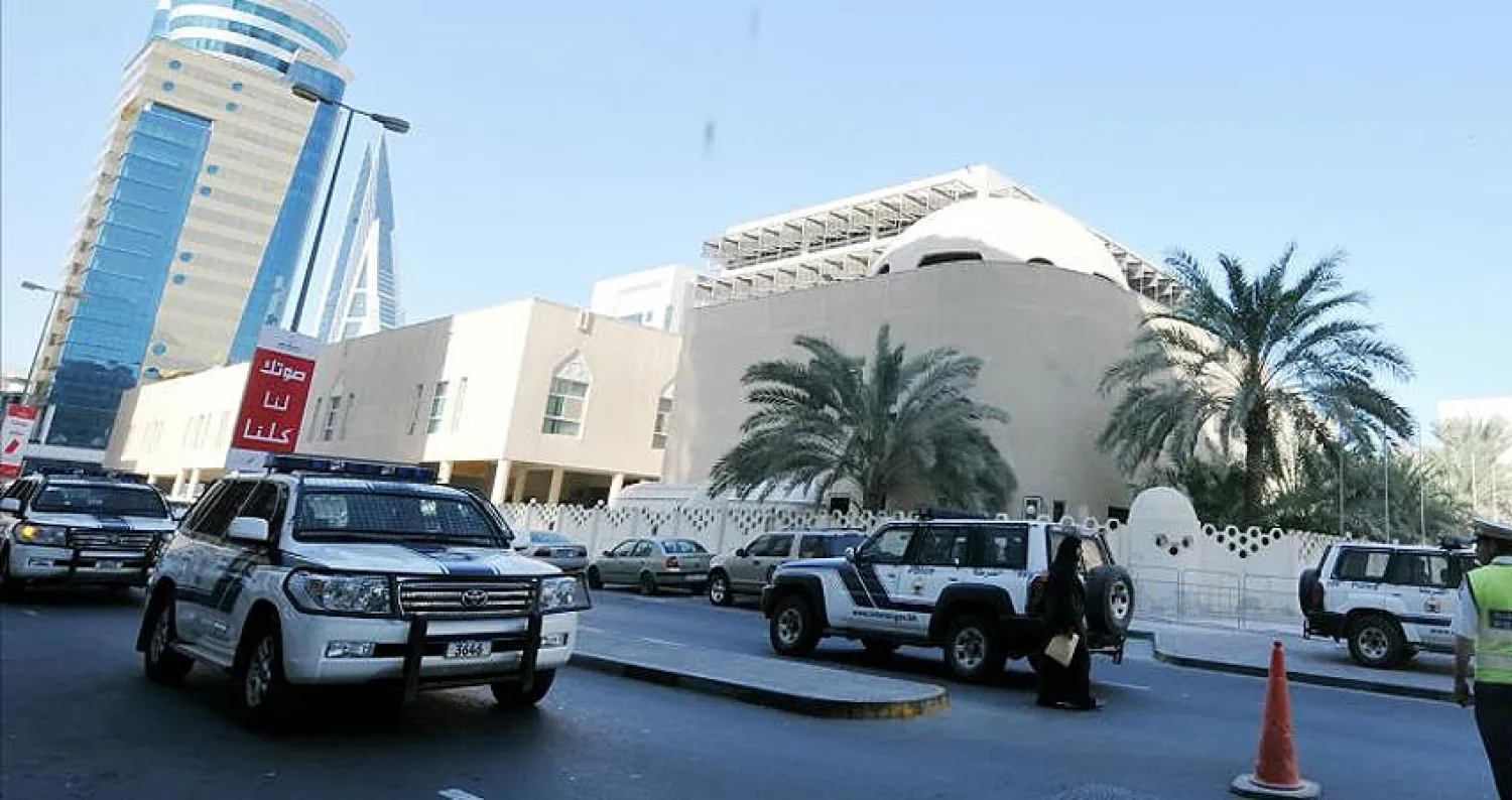 السجن والغرامة بحق بحرينيين  تلقيا أموالاً مشبوهة من قطر