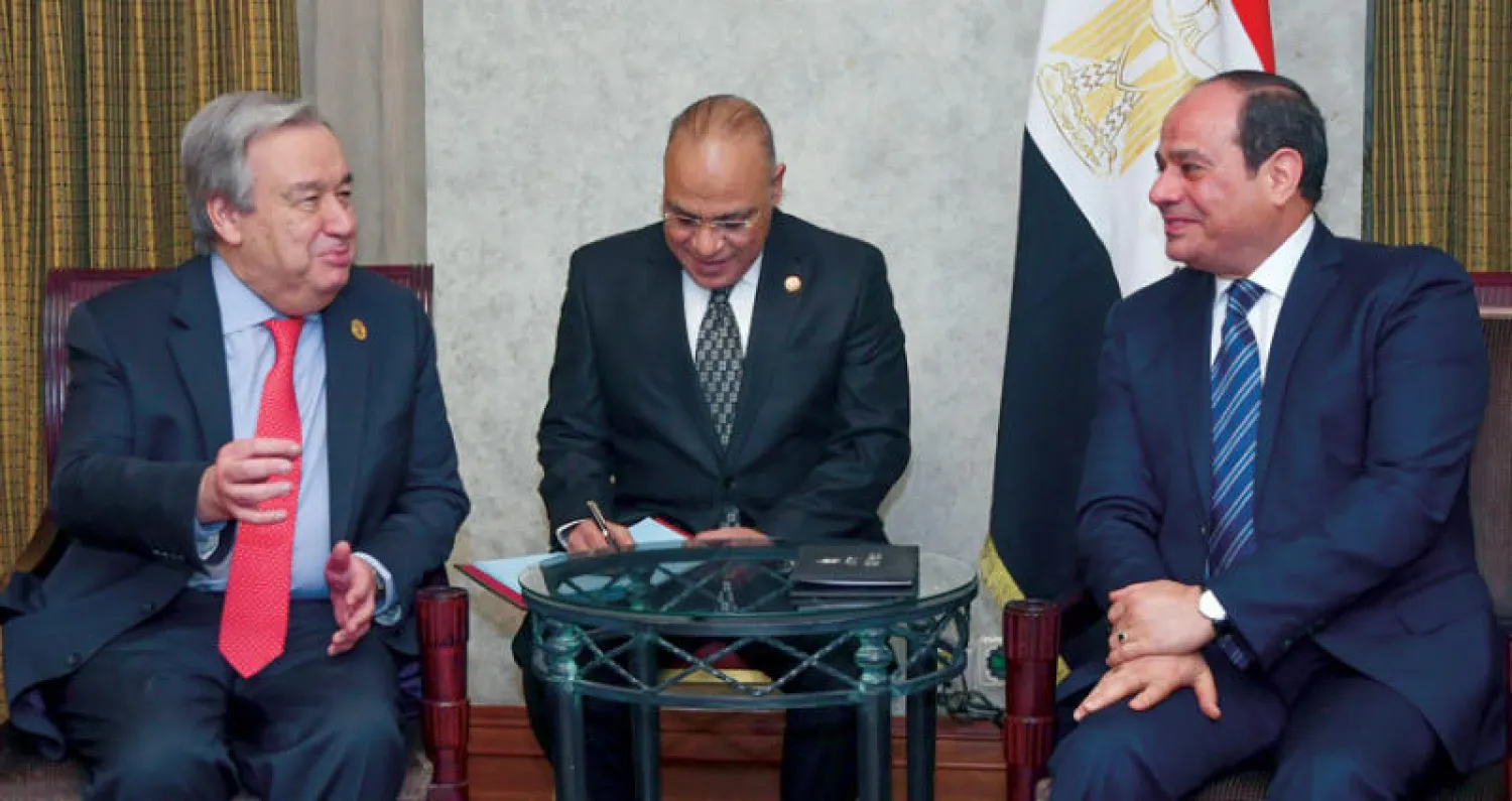 الرئيس السيسي خلال لقائه غوتيريش قبل انطلاق القمة (إ.ب.أ)