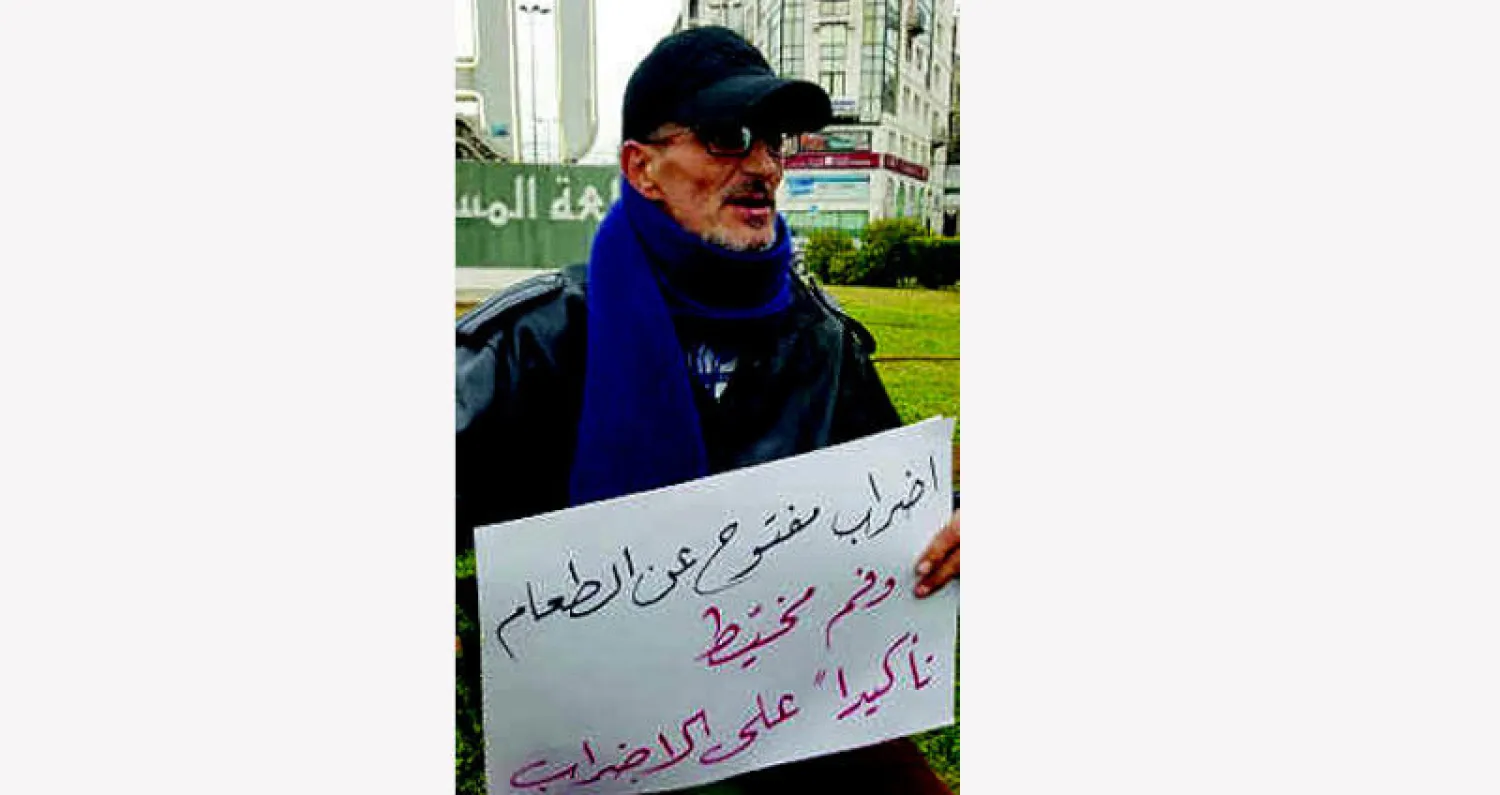 فادي رعد في ساحة اعتصامه (الشرق الأوسط)